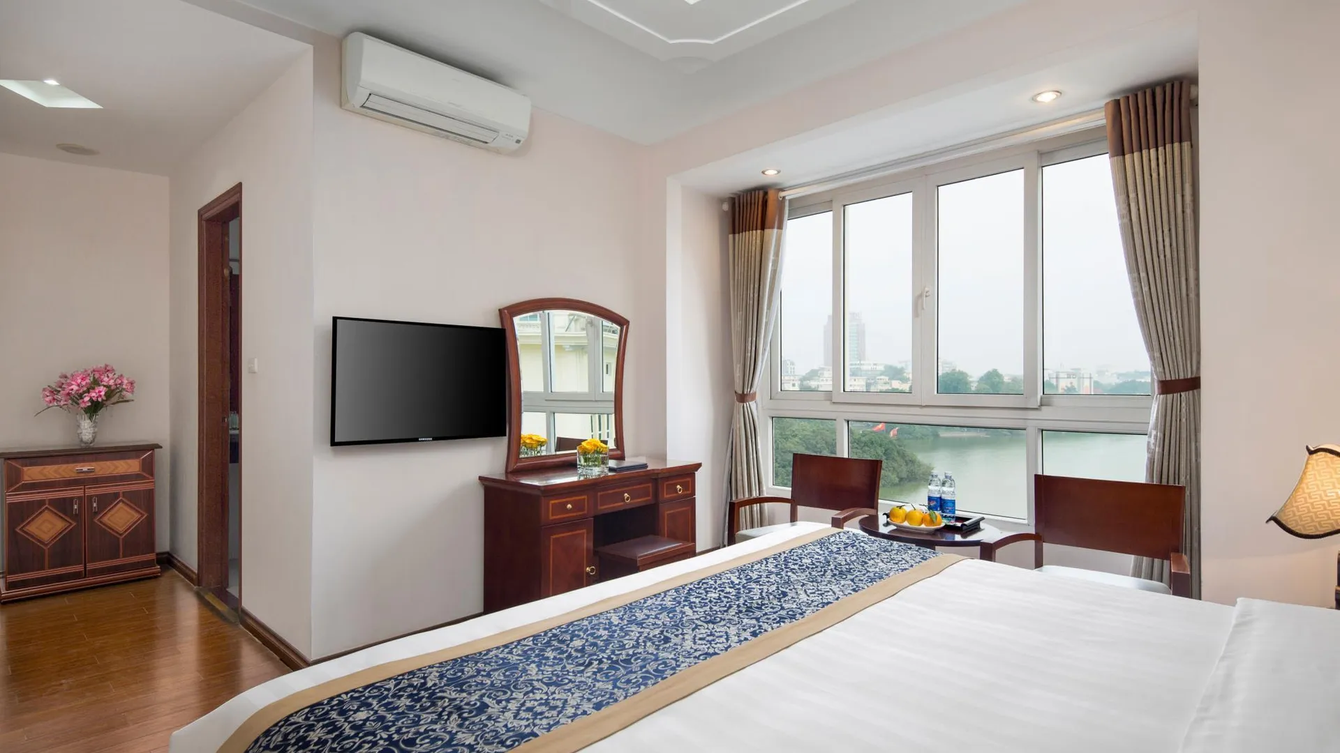 하노이 레이크사이드 팰리스 호텔 3성급 호텔 스위트룸