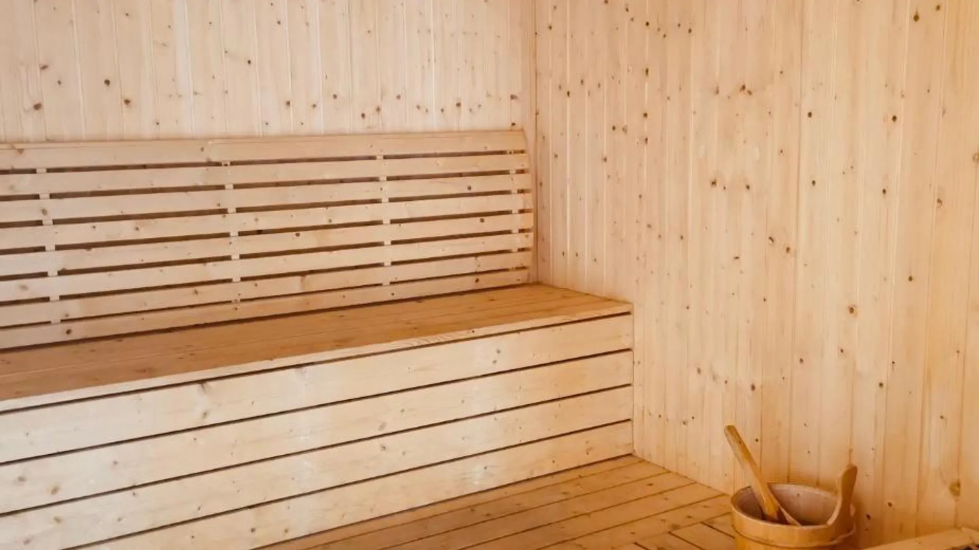 쿠안탄 테루크 쳄페타크의 아파트먼트 (860m², 침실 2개, 프라이빗 욕실 2개) 5성급 싱글룸 레스토랑