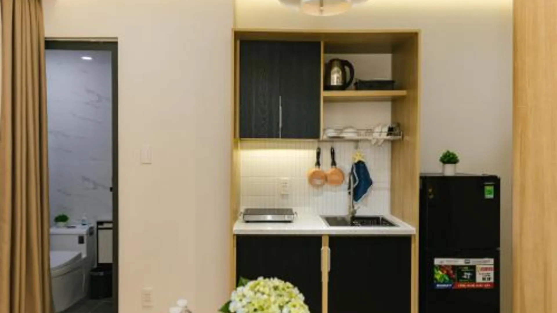 호치민 비 스테이케이션 4성급 게스트하우스 레스토랑