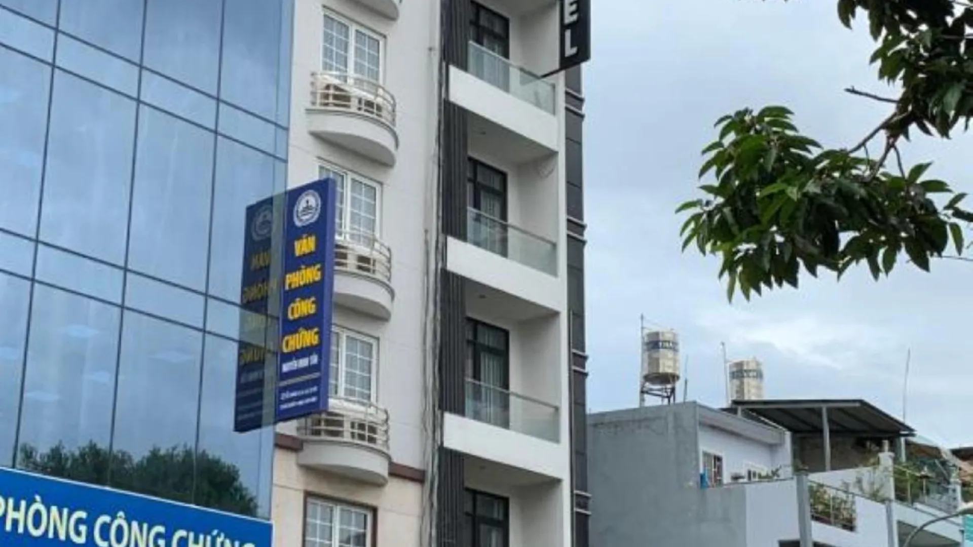 호치민 지아 후옌 호텔 2성급 호텔 스위트룸