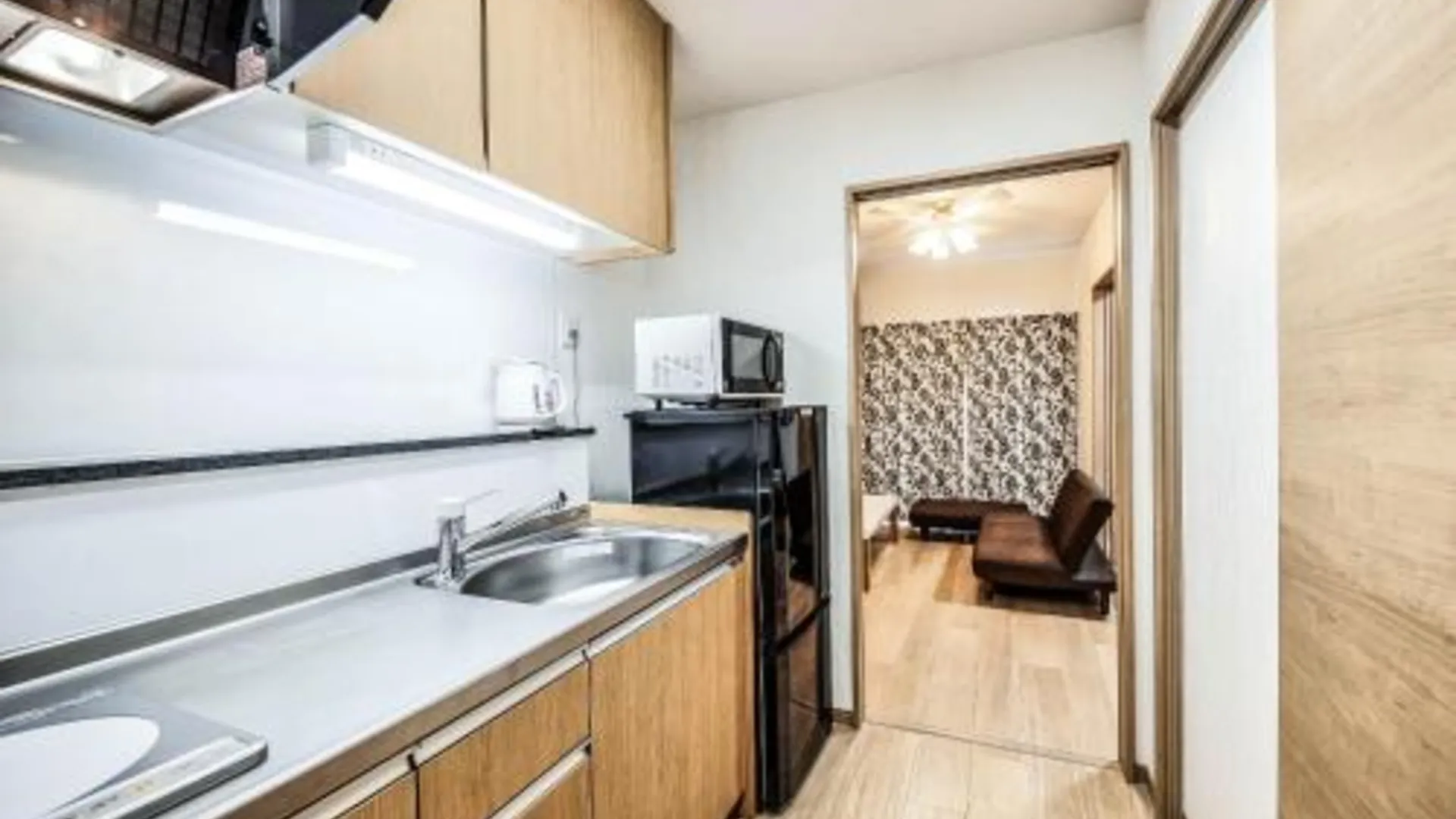 오키나와 본섬 테라스 리조트 차탄 웨스트 [오키나와 메인아일랜드] 4성급 게스트하우스 외관