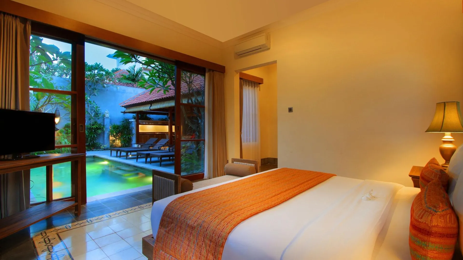 발리 아라다나 빌라 바이 에코시스템 4성급 호텔 전망