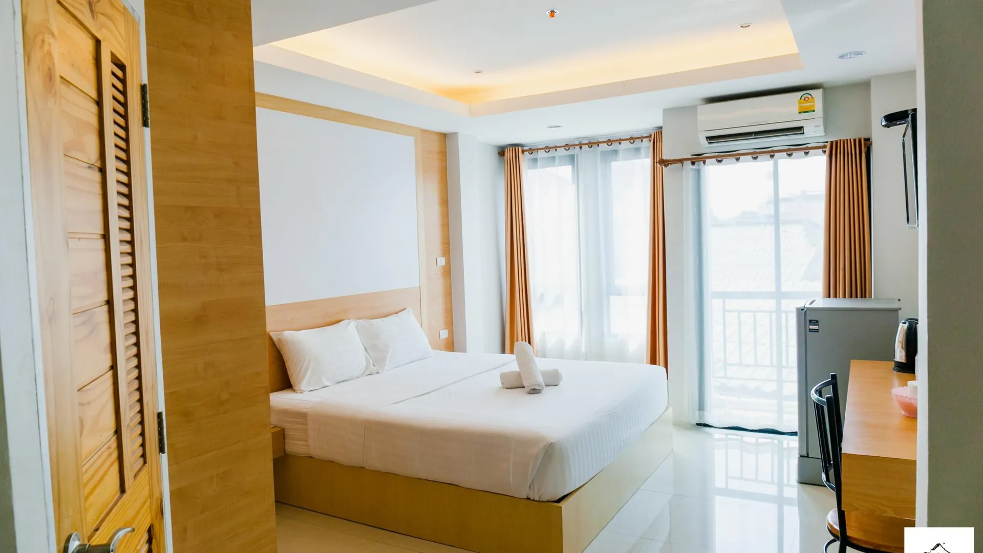 치앙라이 캘리브포니아 2016 2성급 호텔 스위트룸