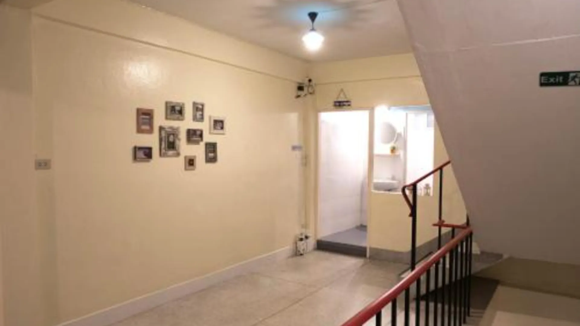 방콕 찬 차 라 99 호스텔 2성급 호텔 객실