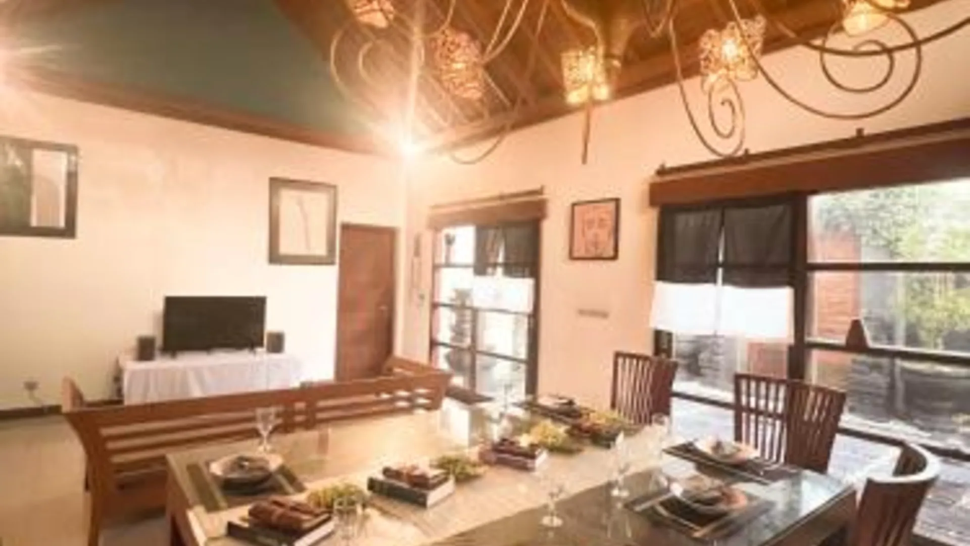 발리 스미냑의 빌라 (m², 침실 3개, 프라이빗 욕실 1개) 5성급 게스트하우스 수영장