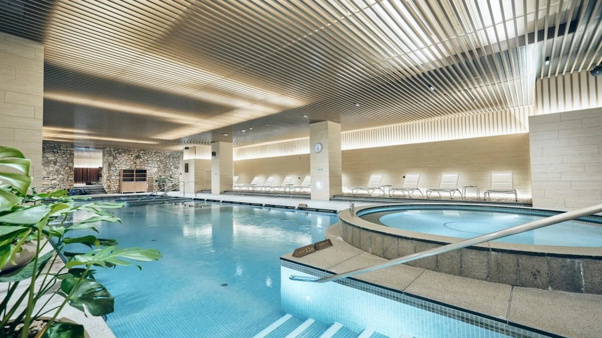 서울 안토 (구 파라스파라) 5성급 호텔 외관