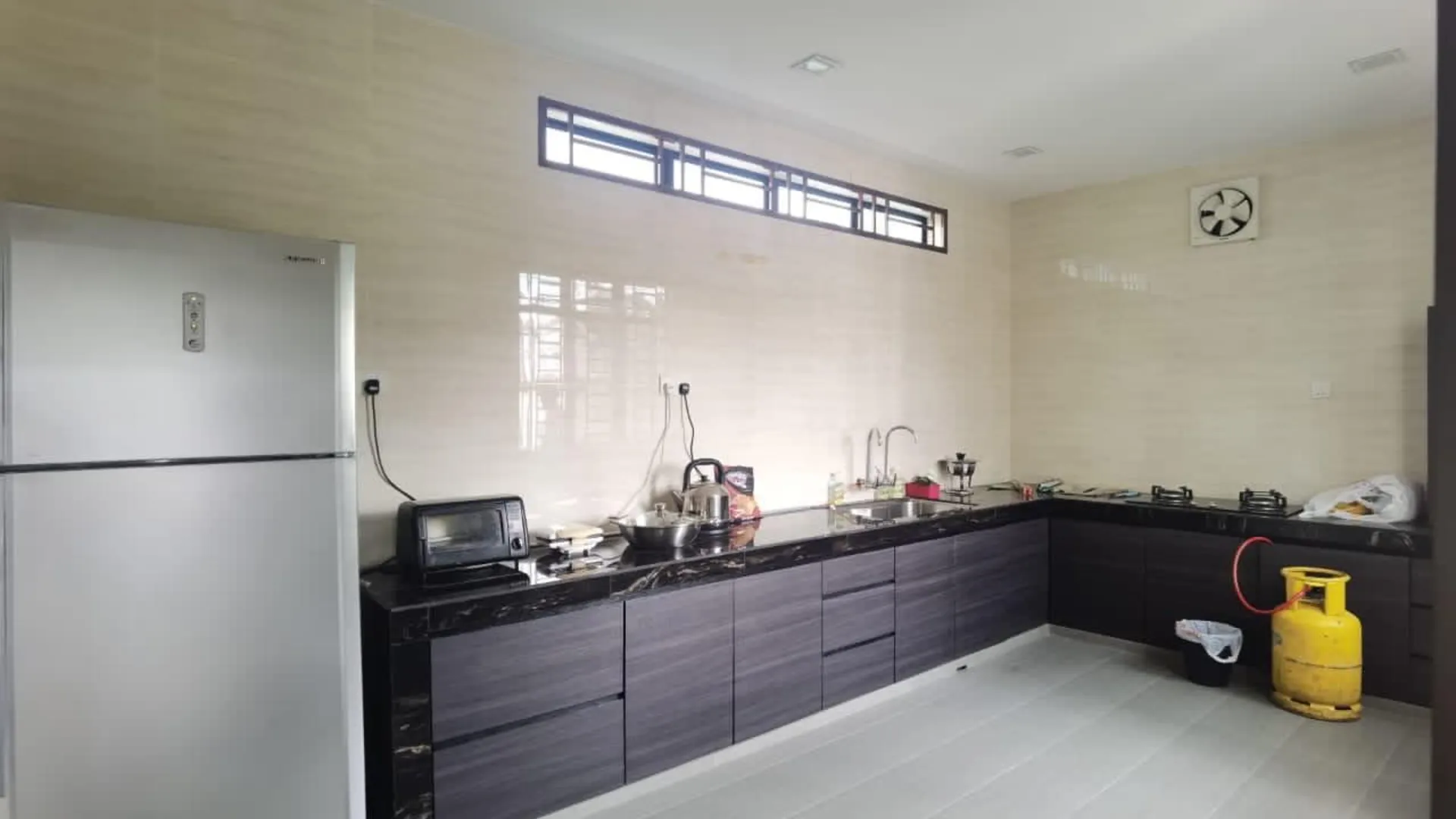 조호바루 / 조호르바루 조호 자야의 프라이빗 하우스 (300m², 침실 4개, 프라이빗 욕실 4개) 3성급 게스트하우스 레스토랑