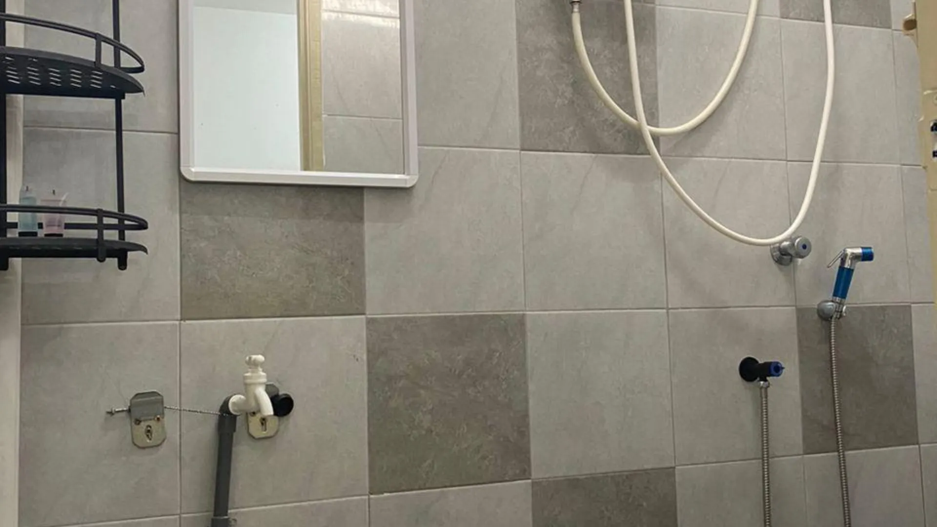 란타우 판장 캄풍 게레탁의 프라이빗 하우스 (1400m², 침실 4개, 프라이빗 욕실 3개) 2성급 싱글룸 외관