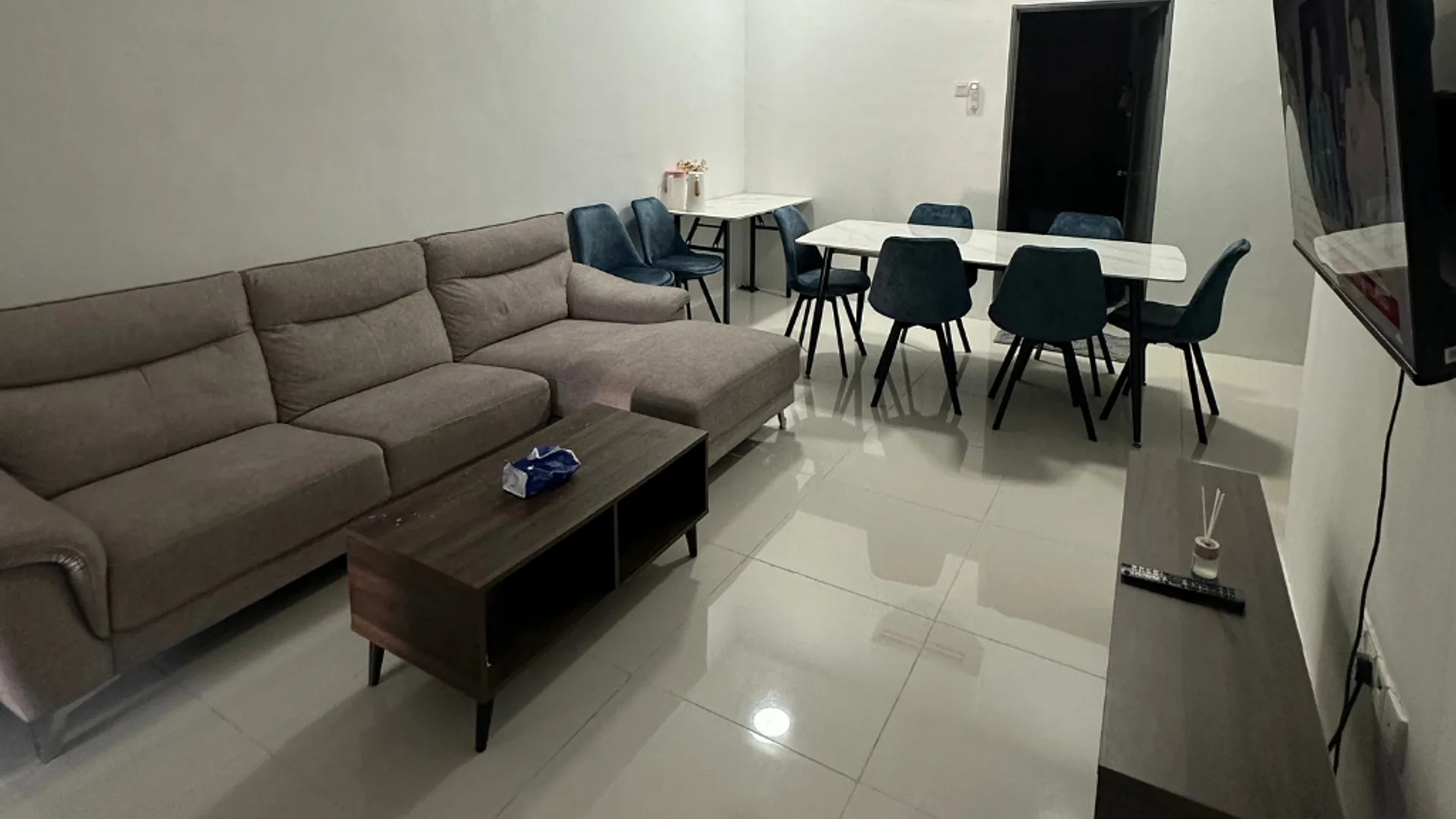 쿠알라테렝가누 세베랑 타키르 / 공항의 프라이빗 하우스 (m², 침실 4개, 프라이빗 욕실 4개) 1성급 싱글룸 로비