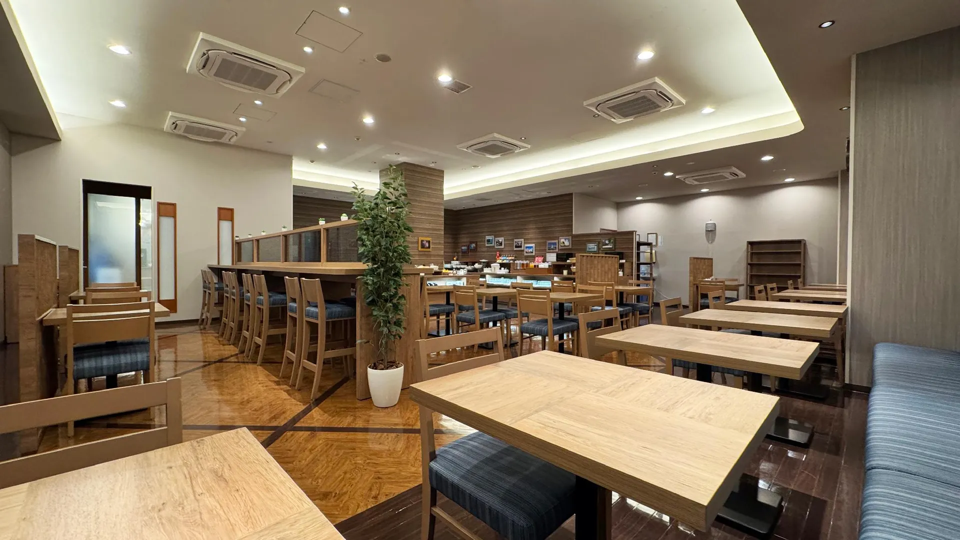 오키나와 본섬 호텔 루트 인 나하 토마리코 3성급 호텔 외관