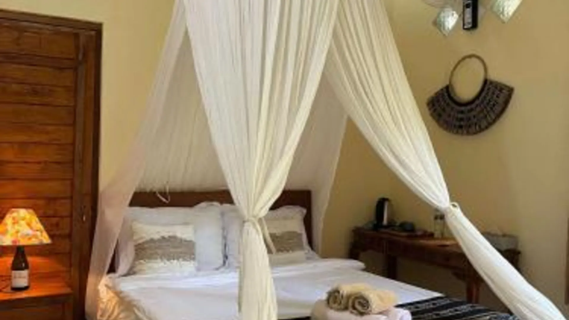 발리 Munduk Nature Lodge 호텔 스위트룸