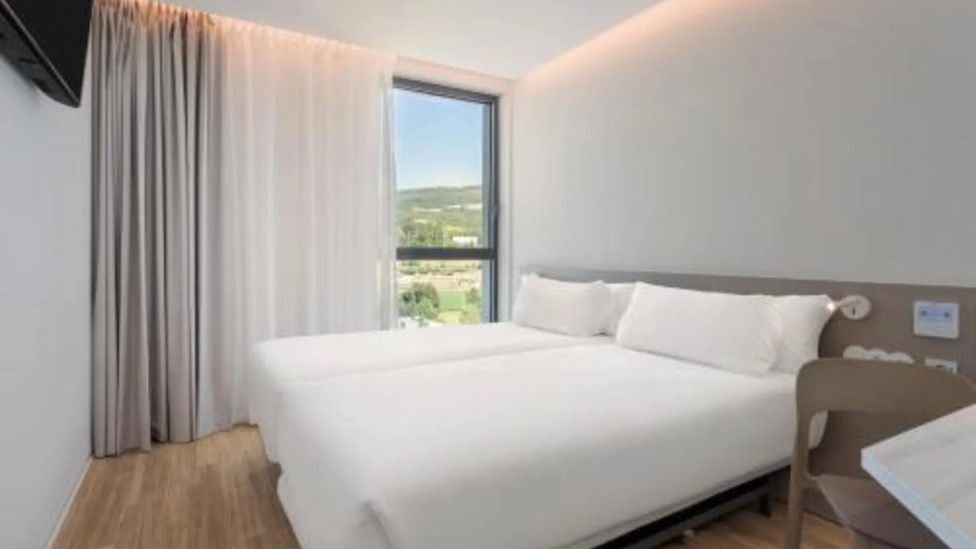 산토 티르소 B&B HOTEL Santo Tirso 3성급 호텔 스위트룸