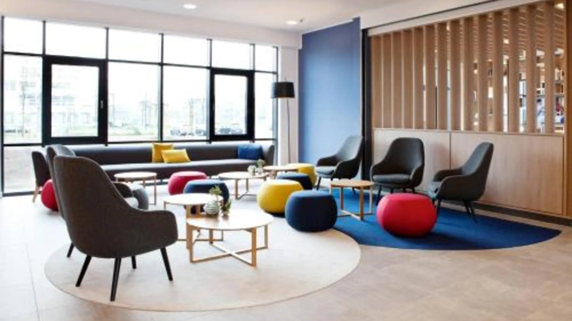 진델핑겐 홀리데이 인 익스프레스 진델핑겐 바이 IHG 3성급 호텔 외관