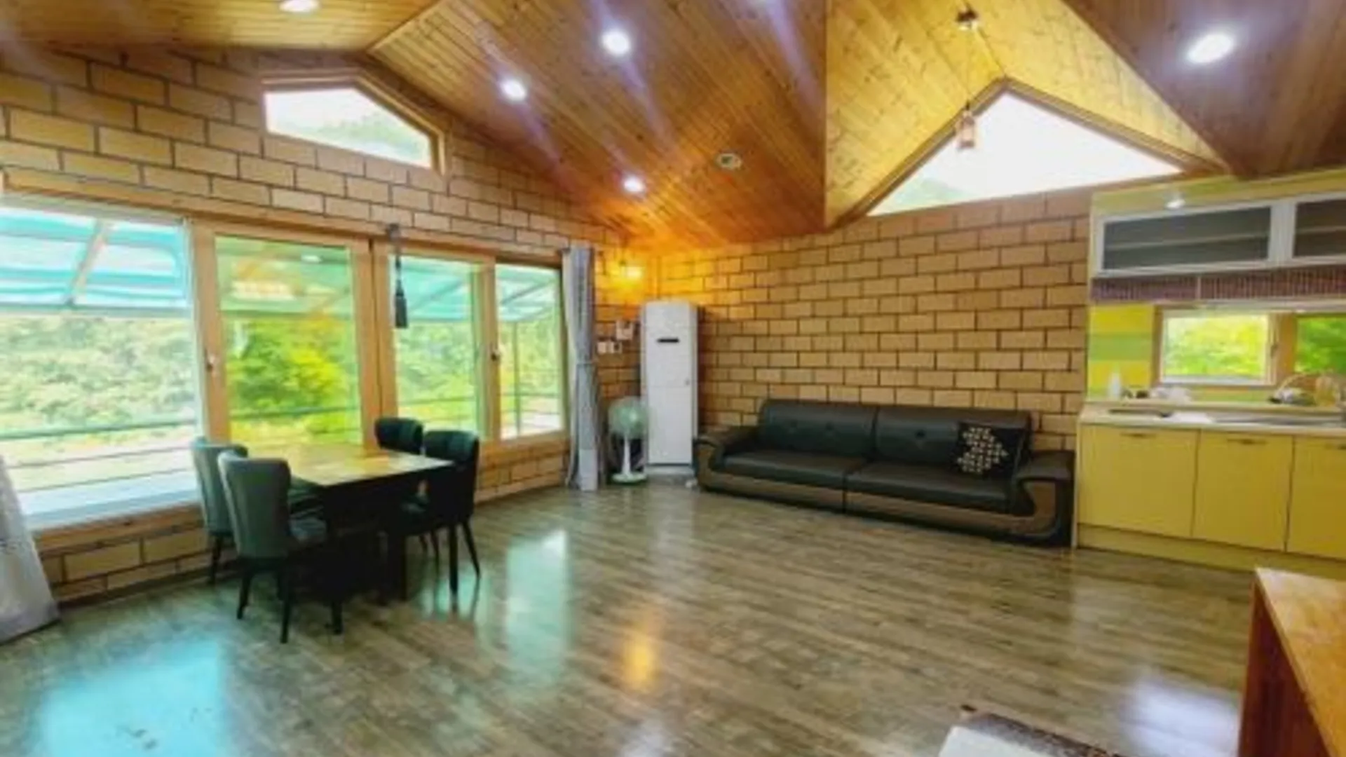 가평 초록정원 계곡 독채 펜션 3성급 게스트하우스 객실