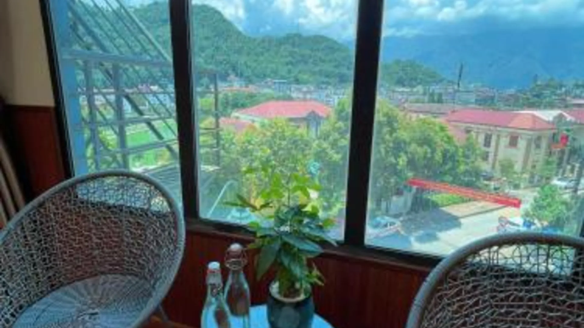 사파 플라코 호스텔 - 트레킹, 투어, 버스 티켓 2성급 호텔 외관