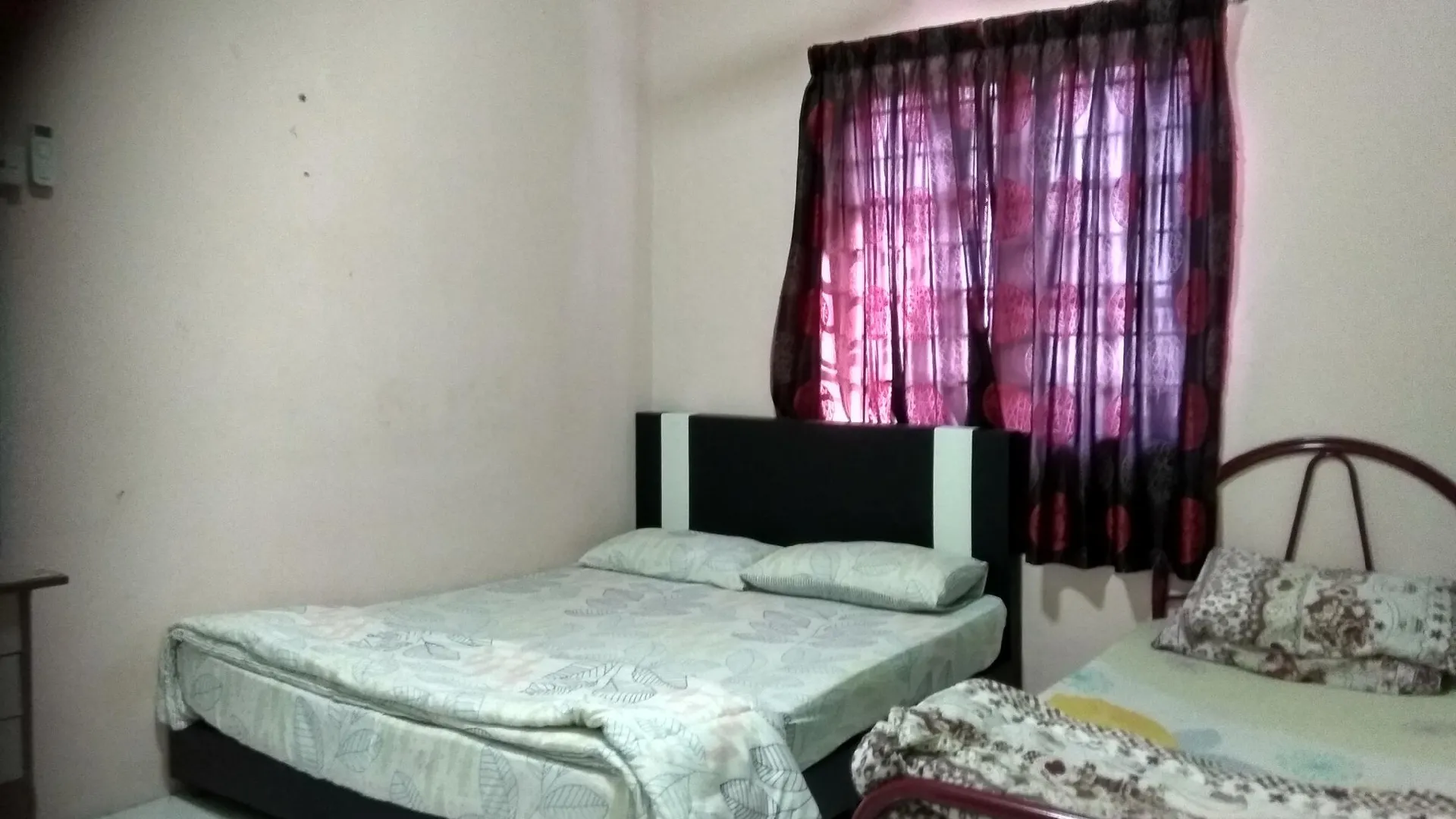 말라카 멜라카텡가의 프라이빗 하우스 (1400m², 침실 5개, 프라이빗 욕실 3개) 1성급 싱글룸 레스토랑