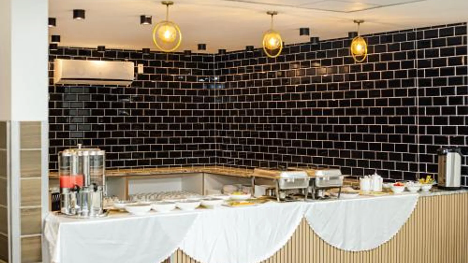 온당와 Emirates Hotel 4성급 호텔 레스토랑