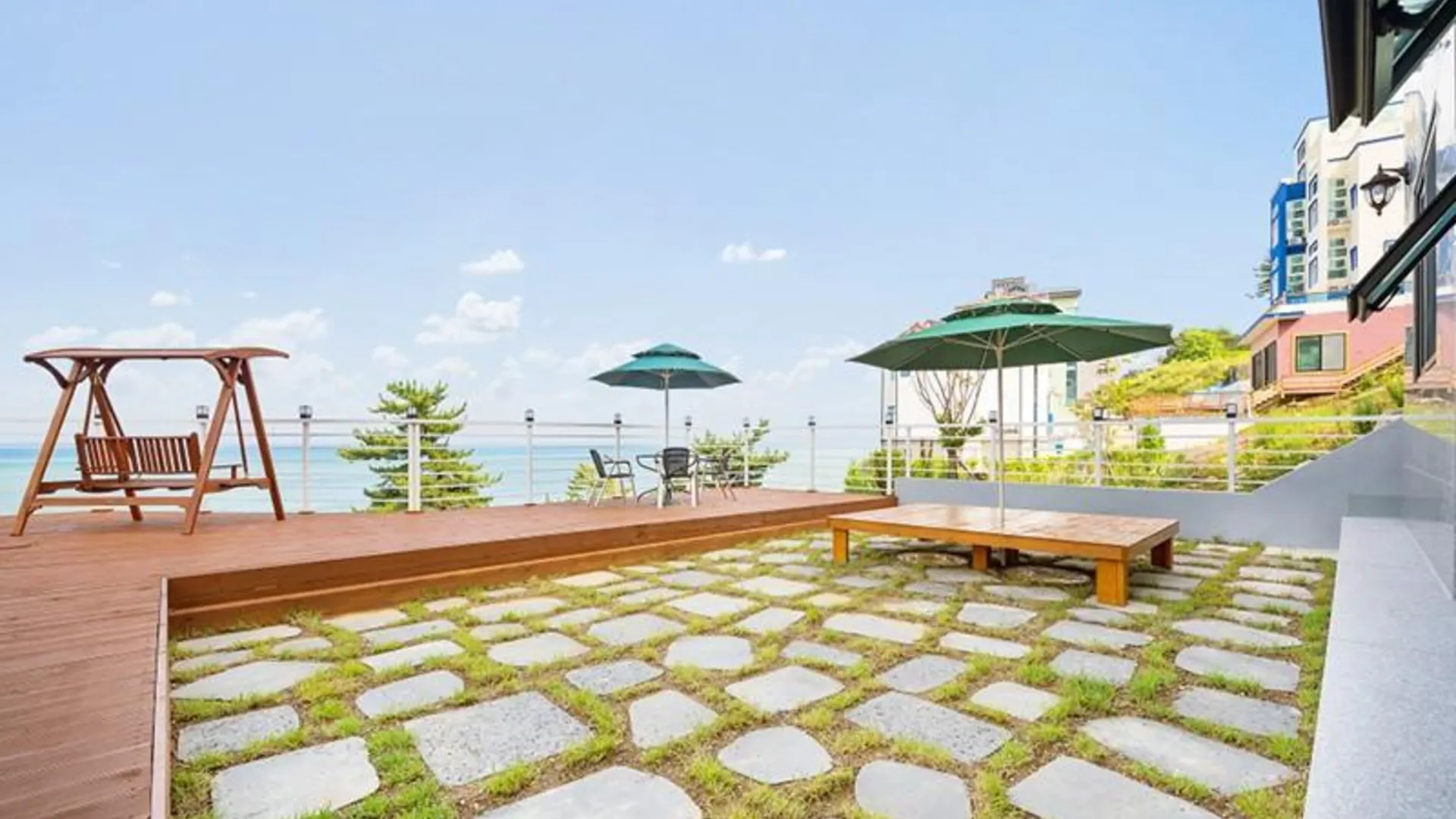 삼척 삼척 카라스파펜션 4성급 게스트하우스 수영장