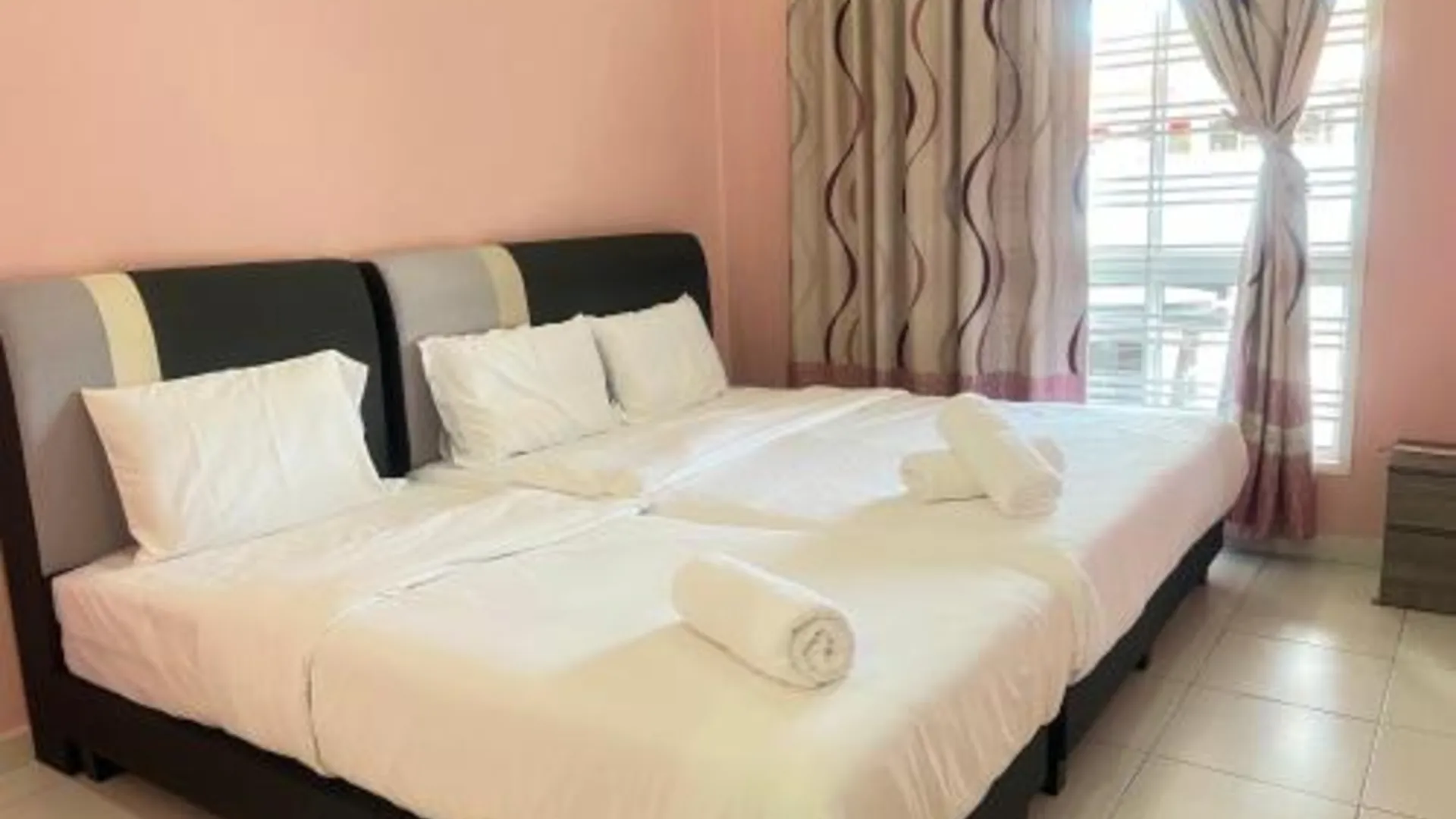 말라카 Padang Temu Near TOWN Homestay 9pax @ ExcluSuites  3성급 게스트하우스 스위트룸