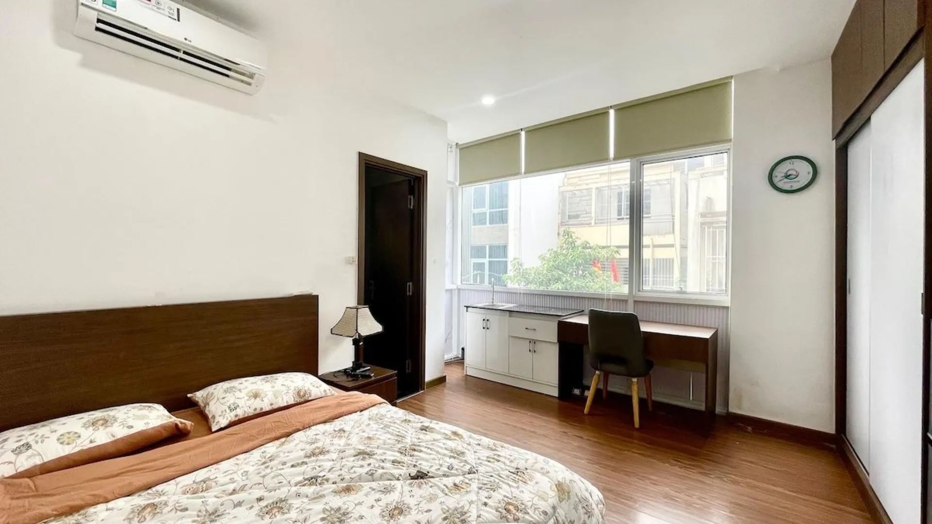 호치민 Discount  Nice view apartment - big windows - 102  2성급 게스트하우스 객실