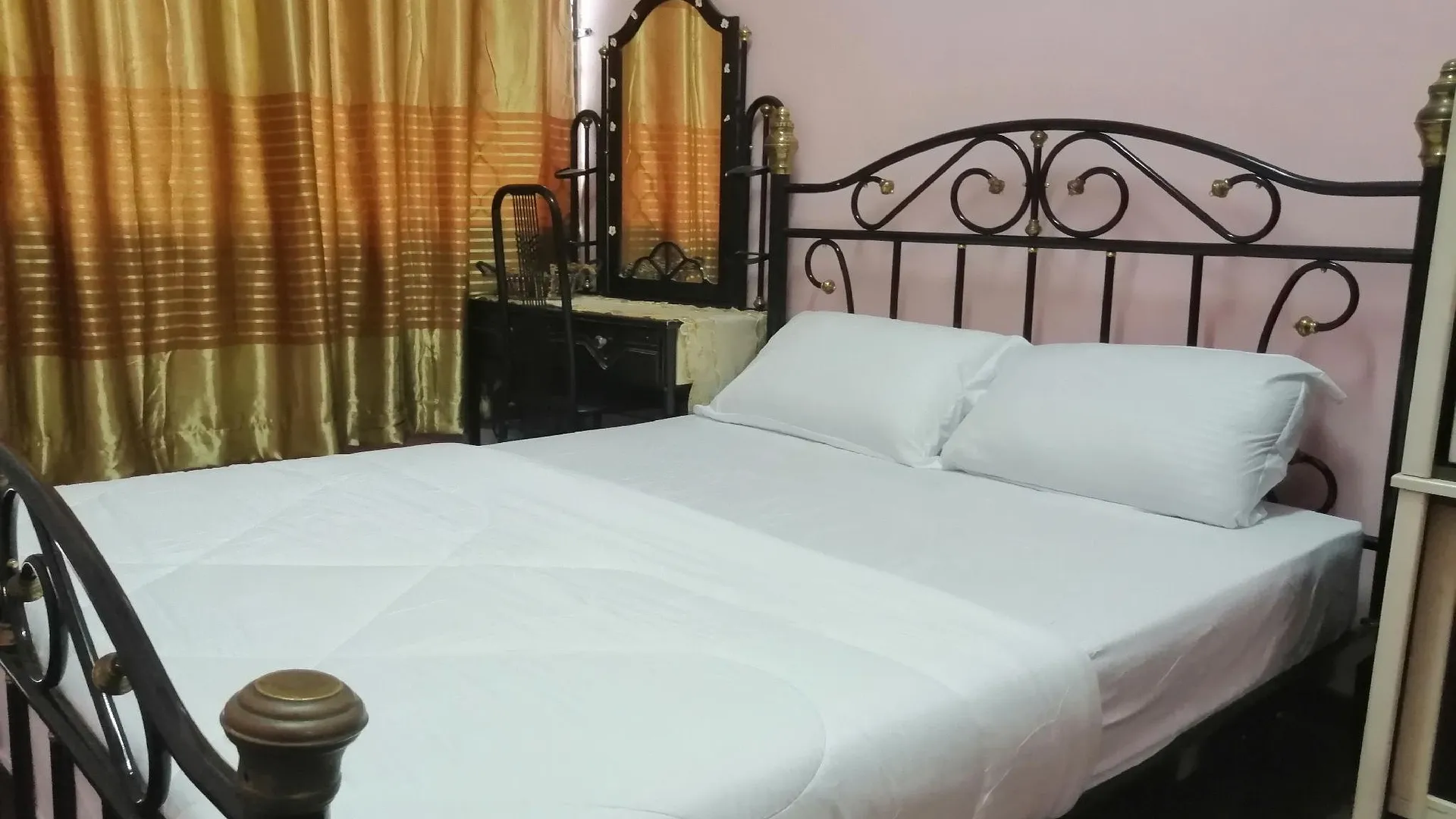 크루앙 클루앙 시티 센터의 프라이빗 하우스 (322m², 침실 3개, 프라이빗 욕실 2개) 2성급 싱글룸 스위트룸