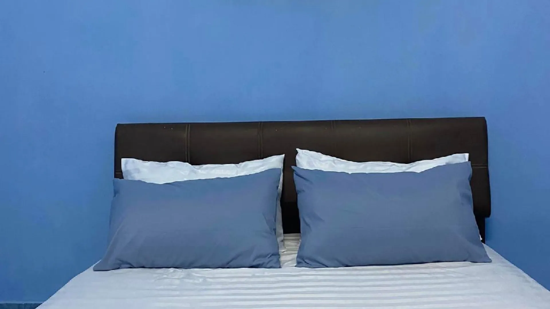 세리 만중 세리만중 타운의 아파트먼트 (3300m², 침실 3개, 프라이빗 욕실 3개) 3성급 싱글룸 스위트룸