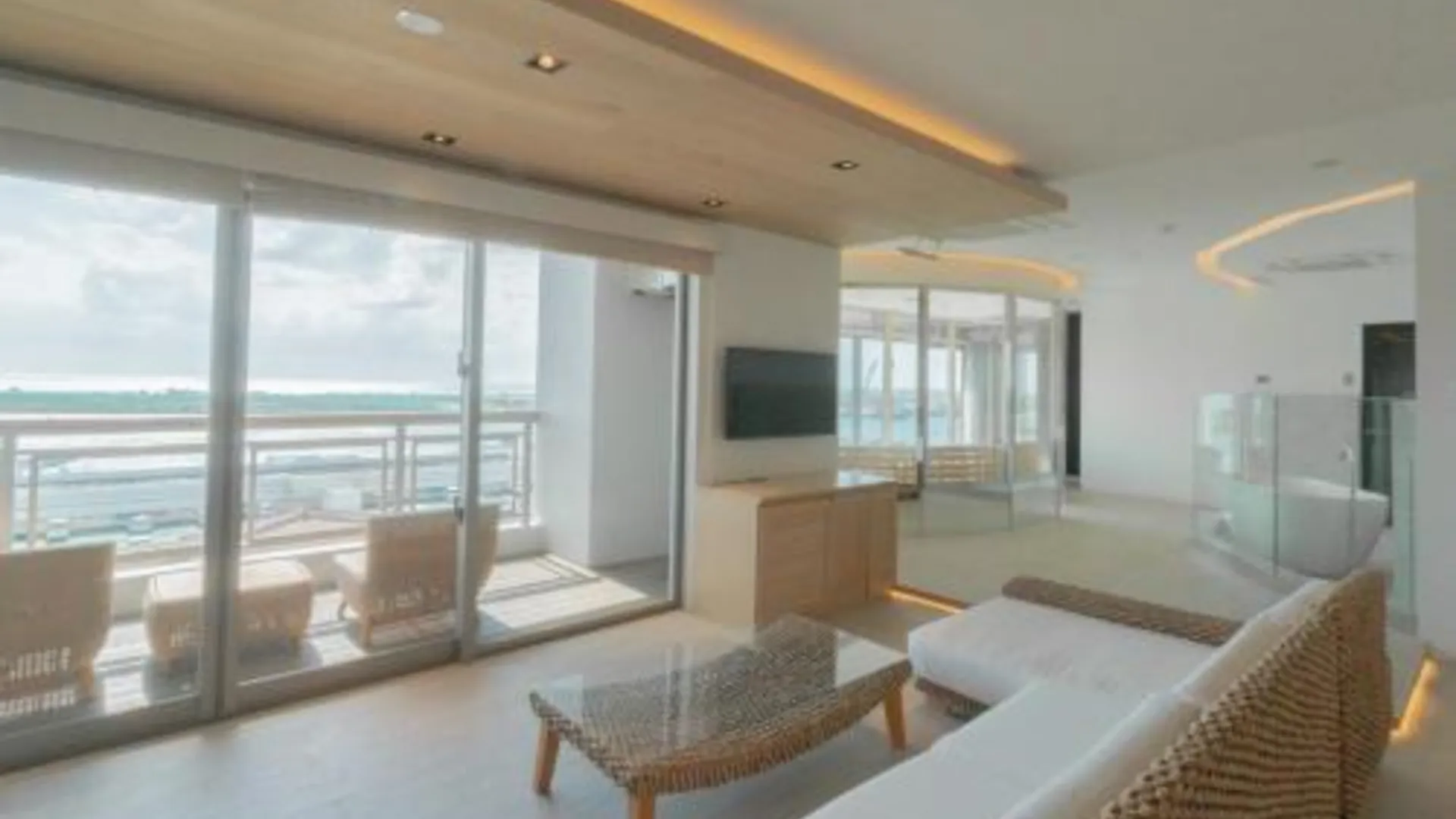 이시가키 서드 이시가키지마 4성급 호텔 스위트룸