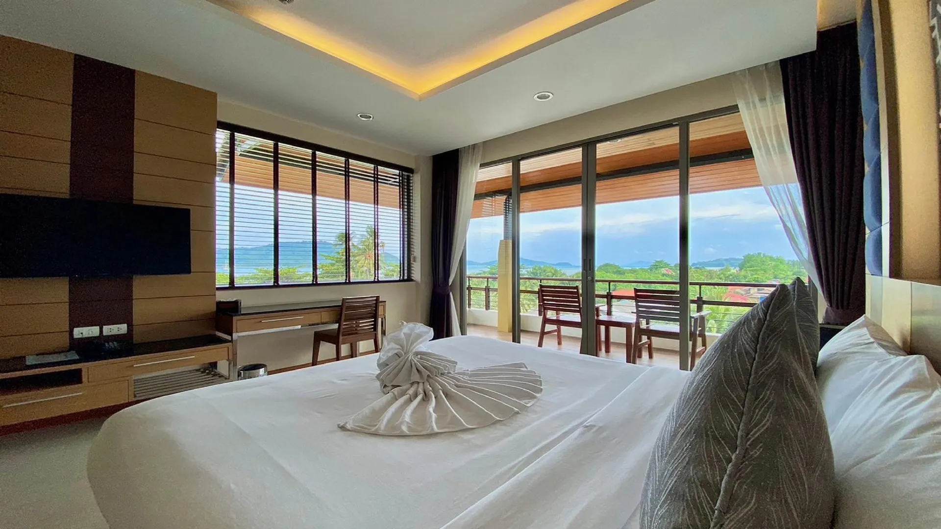 푸켓 아쿠아 리조트 푸켓 - 비치 근처 앤 찰롱 피어 근처 4성급 호텔 전망