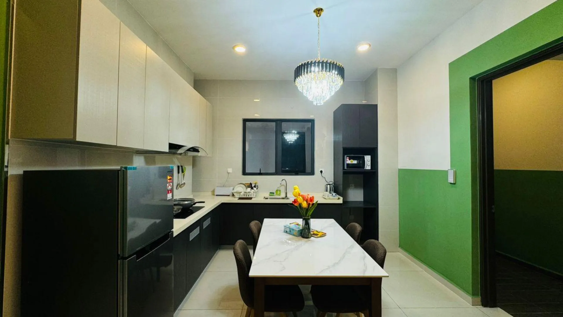 조호바루 / 조호르바루 당가베이의 아파트먼트 (1200m², 침실 3개, 프라이빗 욕실 3개) 3성급 싱글룸 레스토랑