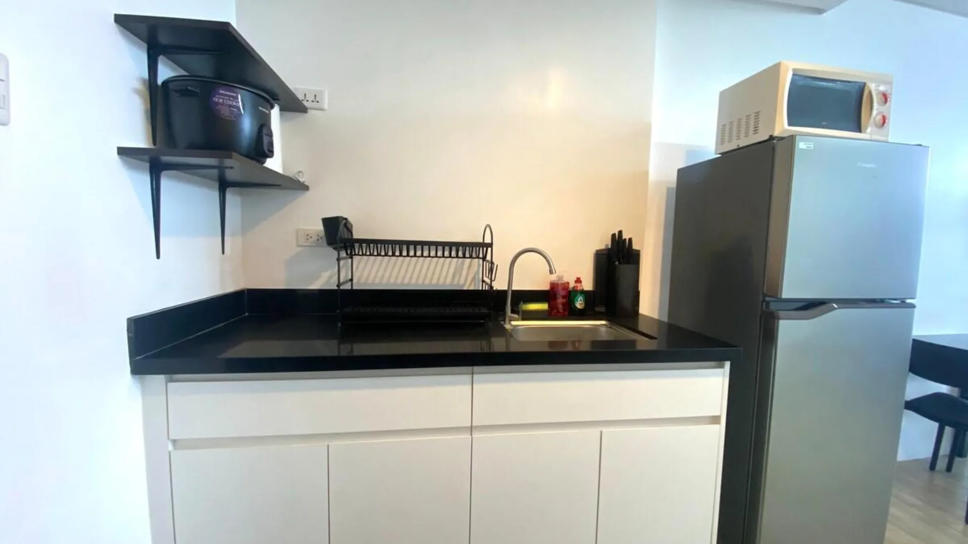 세부 IT 파크의 프라이빗 하우스 (m², 침실 1개, 프라이빗 욕실 1개) 3성급 싱글룸 수영장