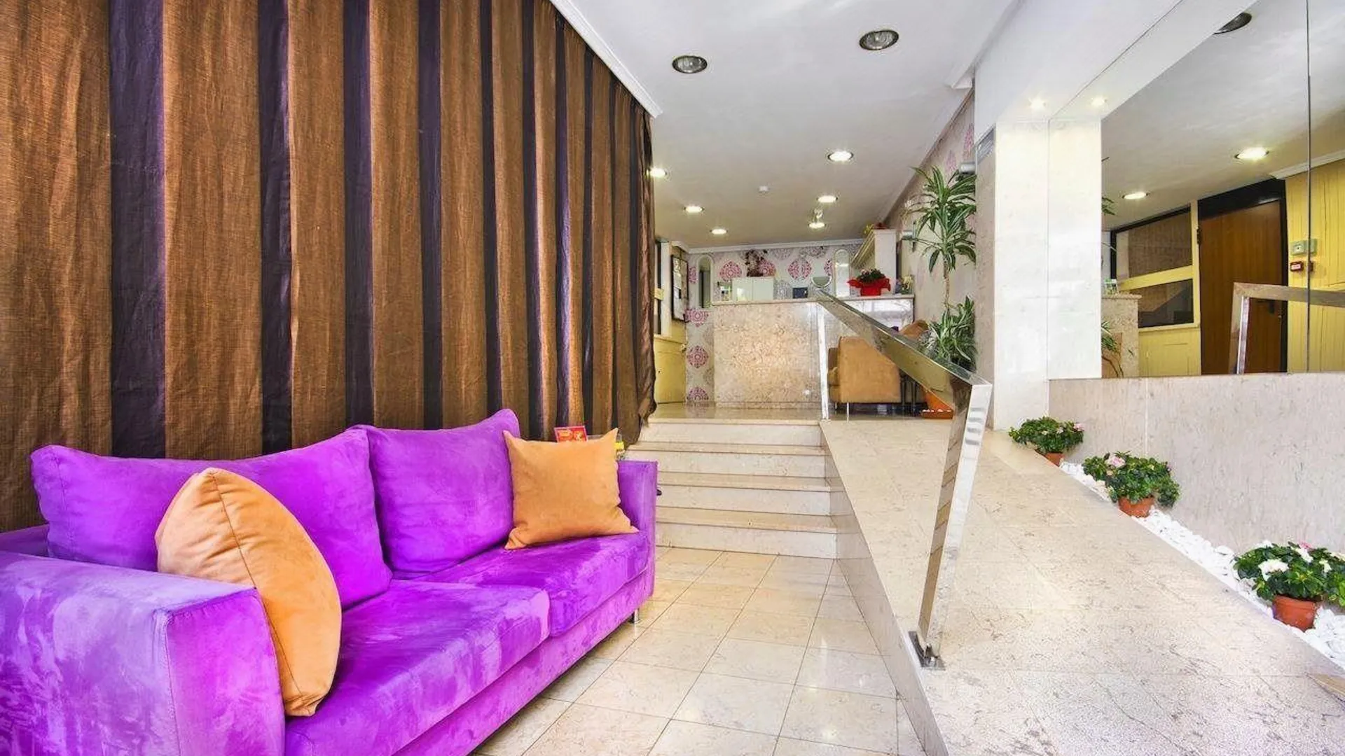 마데이라 섬 레지덴셜 콜롬보 3성급 호텔 로비