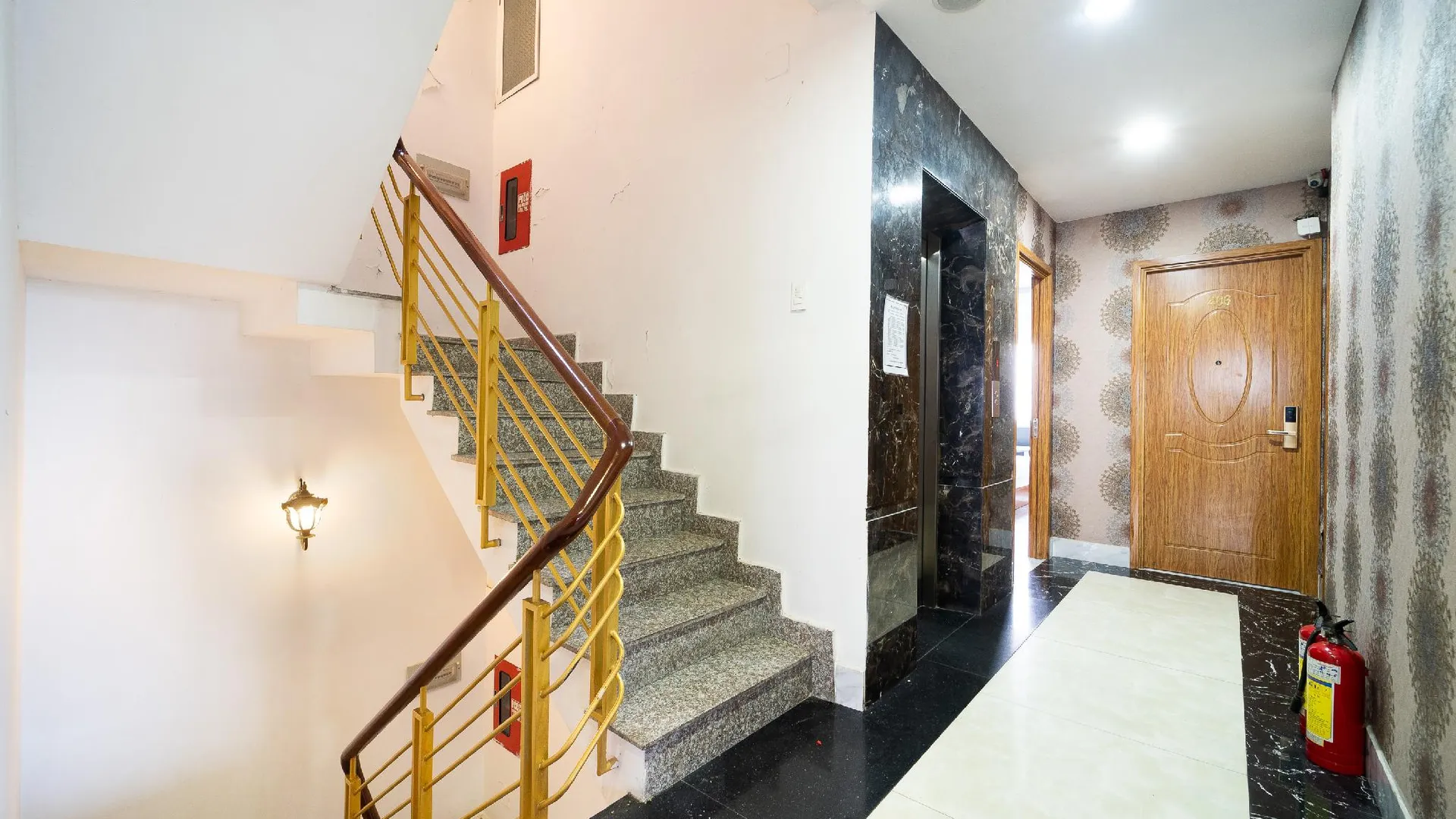 호치민 컬렉션 오 선라이즈 호텔 쭝선 롯데마트 근처 3성급 호텔 수영장