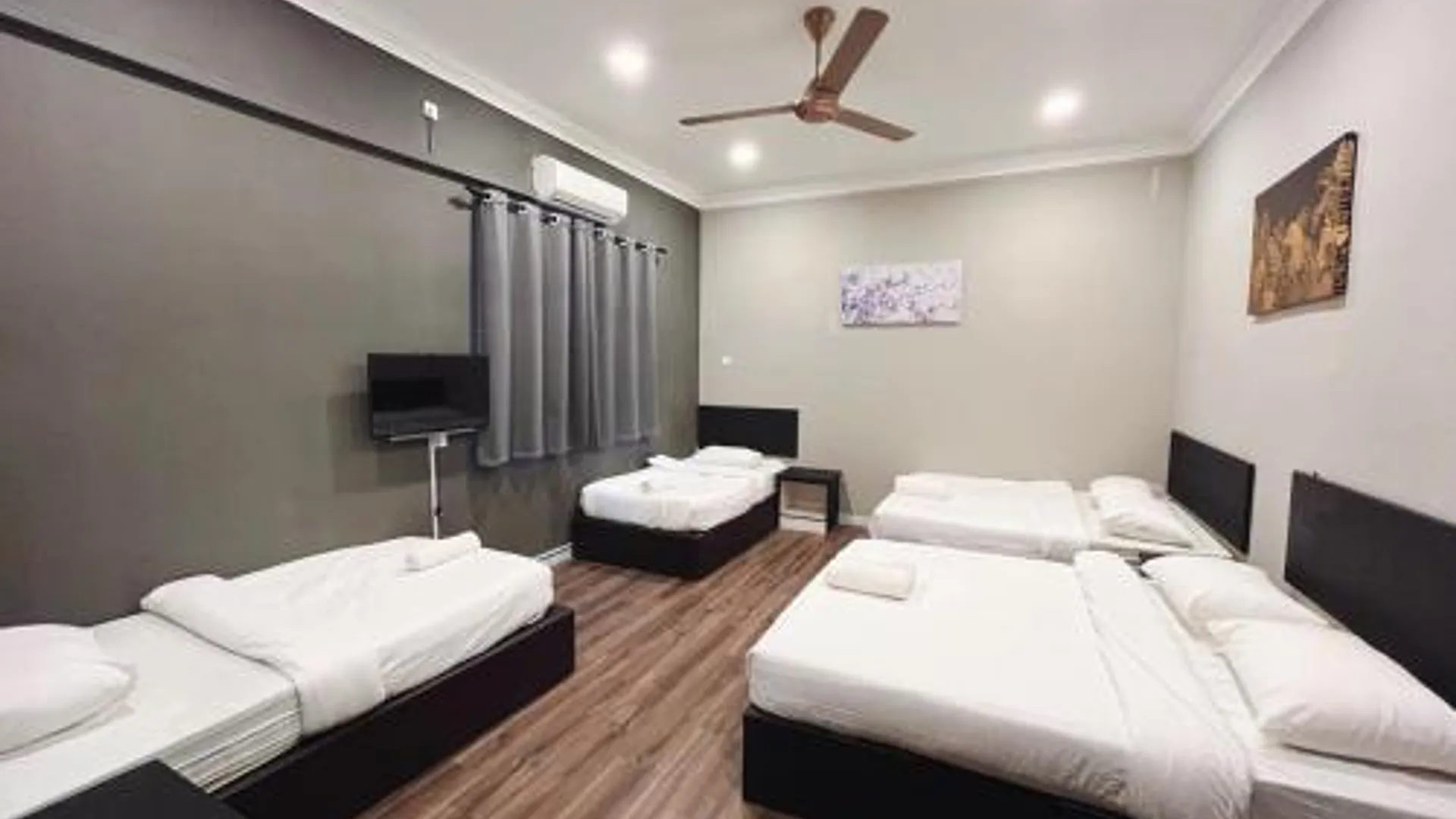 쿠알라테렝가누 Gong Kuin Resthouse 호텔 스위트룸