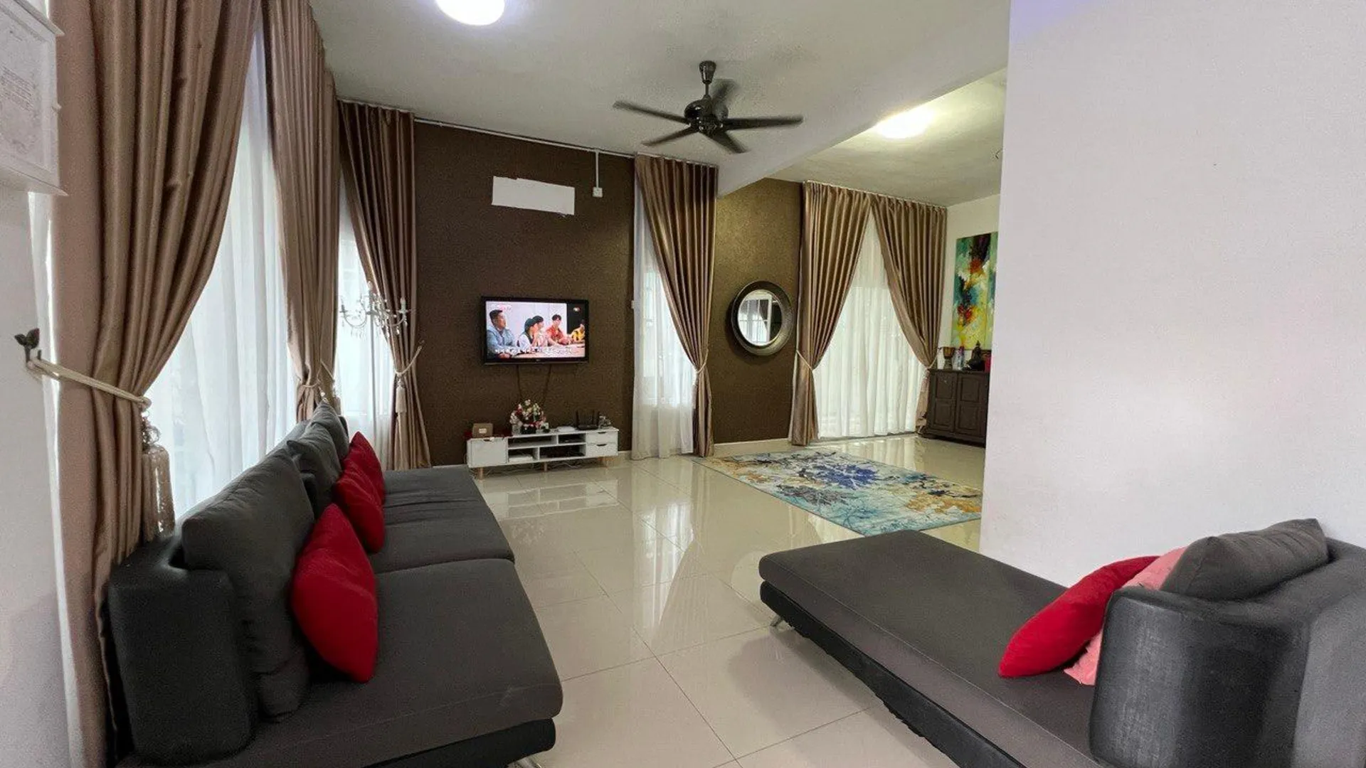 이포 캄퐁 울루 세포르의 프라이빗 하우스 (1500m², 침실 4개, 프라이빗 욕실 3개) 4성급 게스트하우스 객실