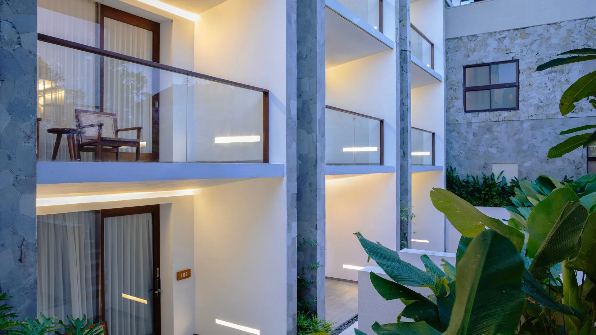 발리 디알로그 스미냑 4성급 호텔 레스토랑