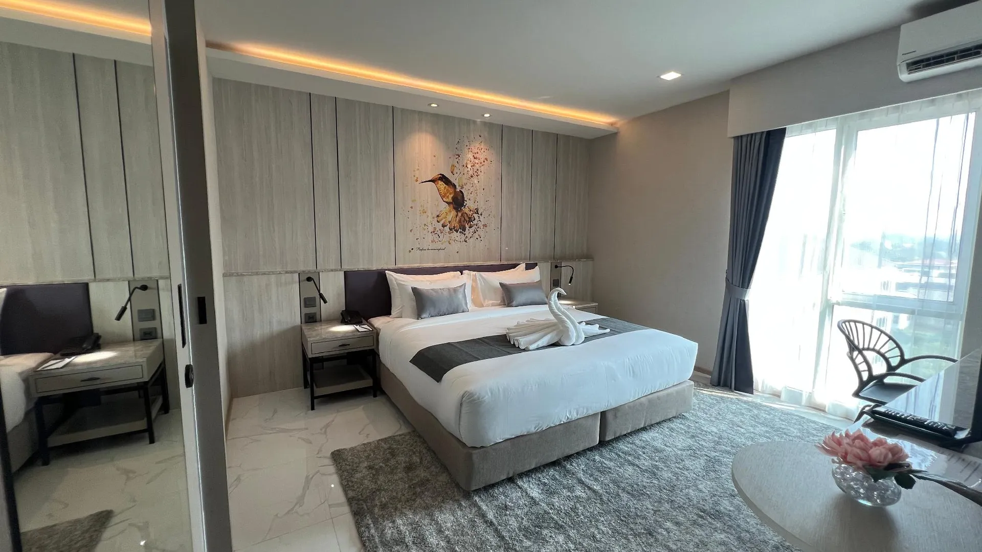 방콕 아르니 스카이 호텔 4성급 호텔 스위트룸