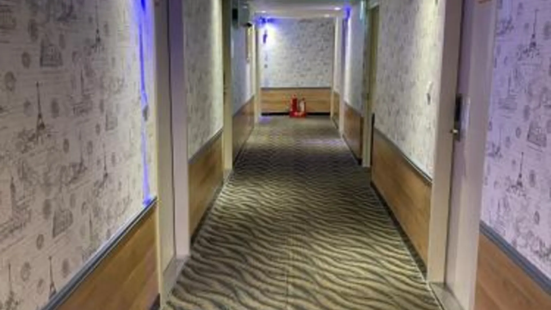 타이베이 퍼니 시먼 호텔 2성급 호텔 수영장