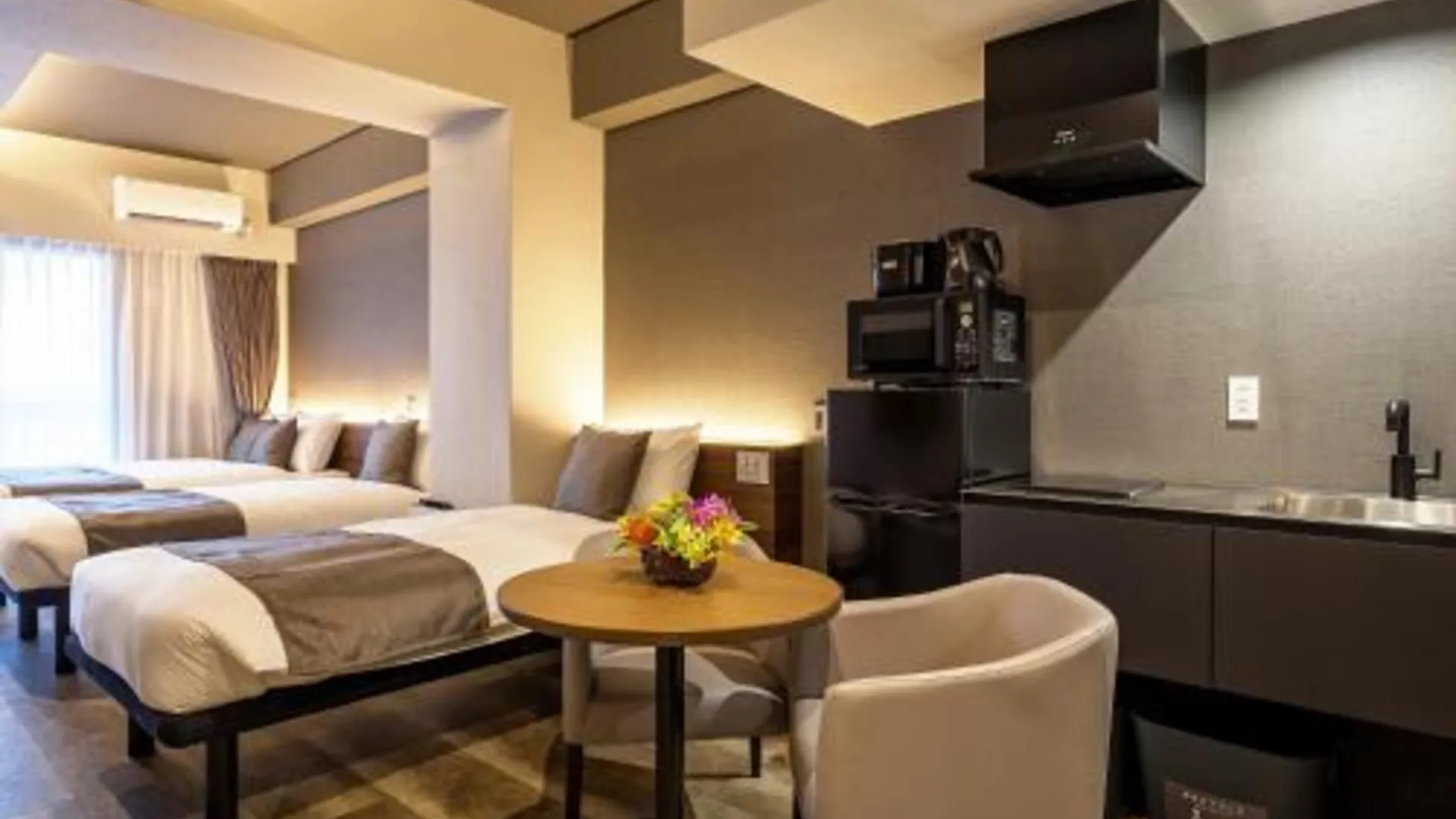 오키나와 본섬 나하의 스튜디오 아파트먼트 (20m², 프라이빗 욕실 1개) 4성급 게스트하우스 스위트룸