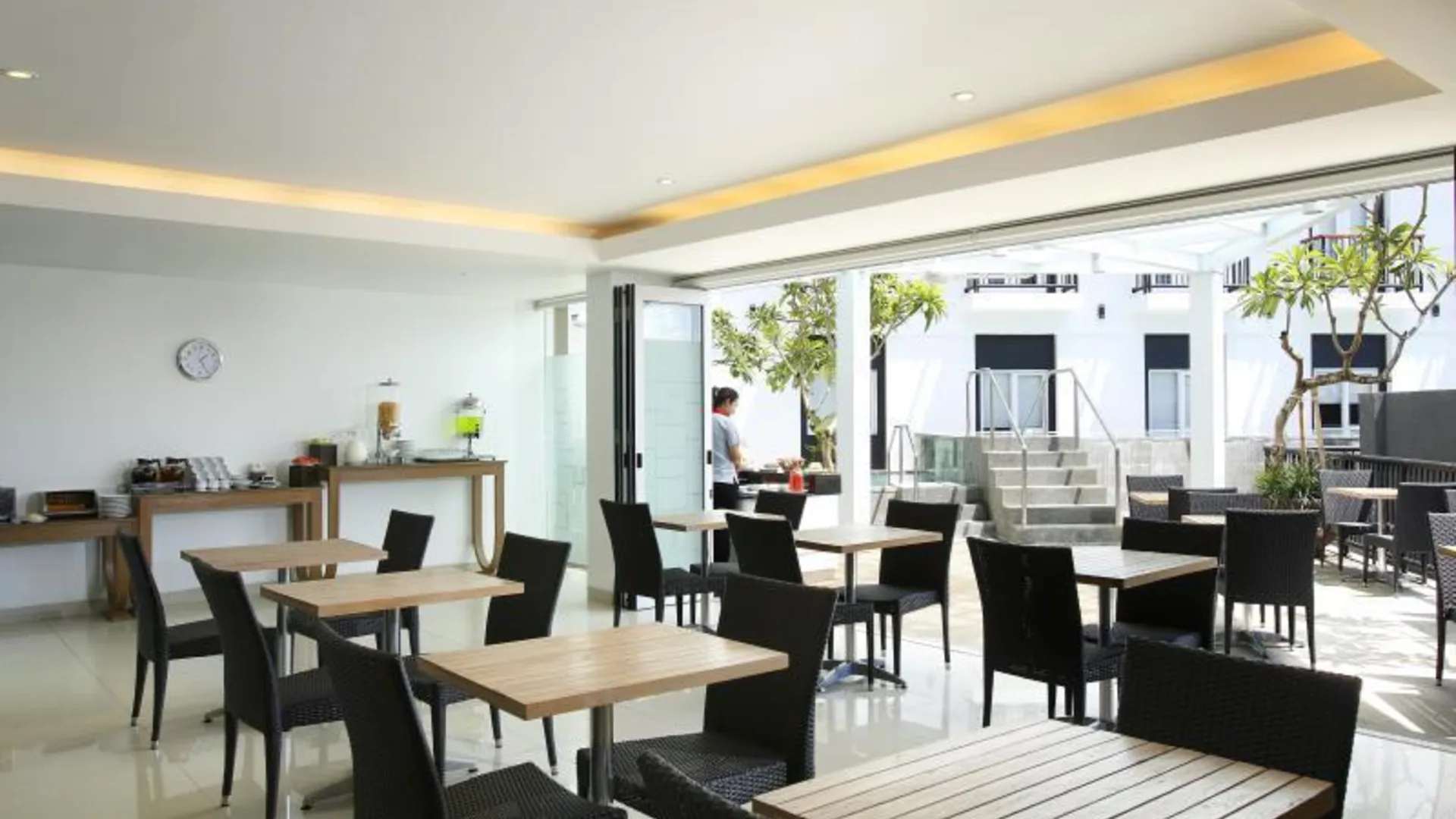 발리 아마리스 호텔 테우쿠 우마르 2성급 호텔 레스토랑