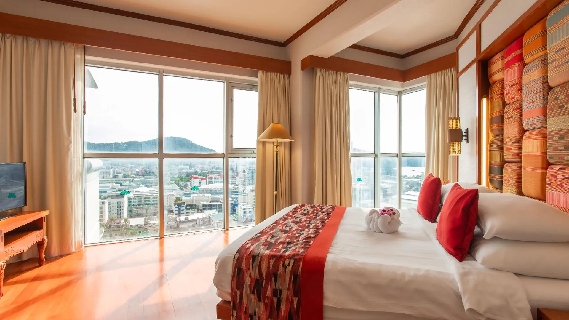 푸켓 더 로열 파라다이스 호텔 앤 스파 4성급 호텔 스위트룸