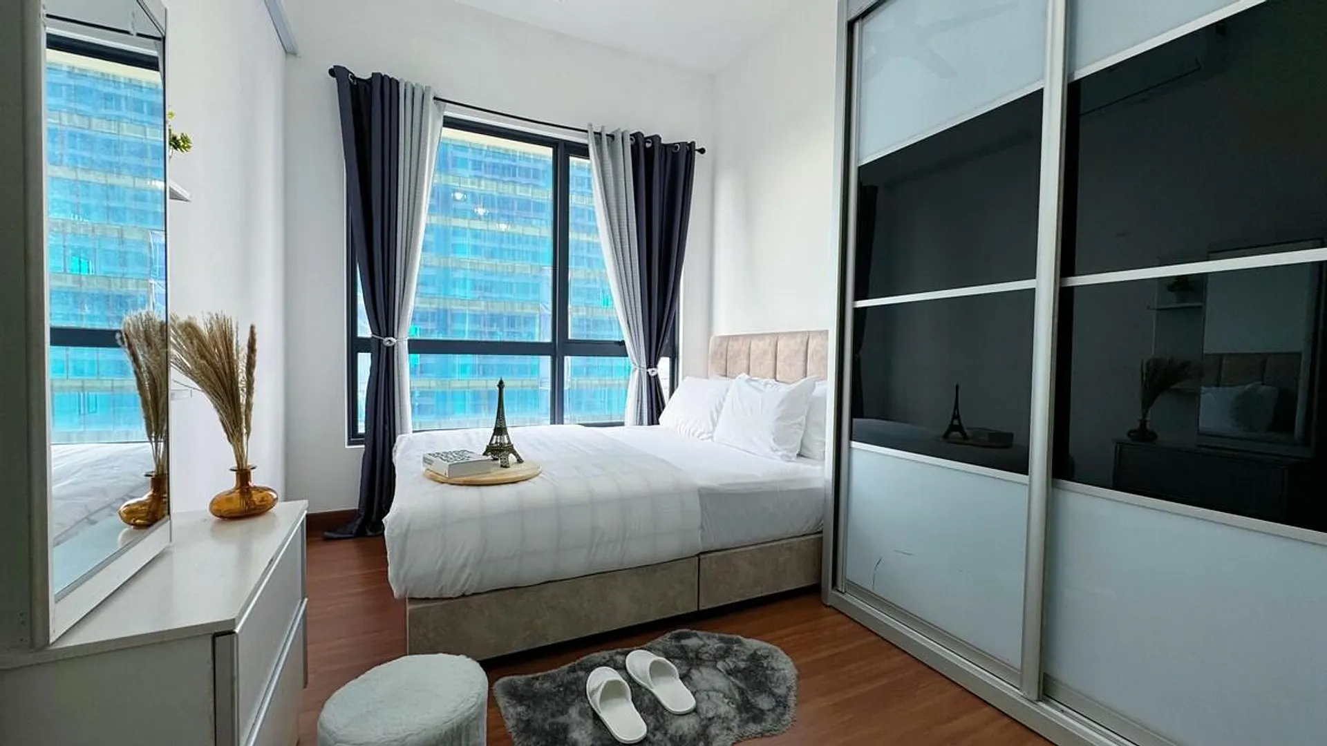 샤알람 세티아 알람의 프라이빗 하우스 (700m², 침실 3개, 프라이빗 욕실 2개) 4성급 게스트하우스 스위트룸