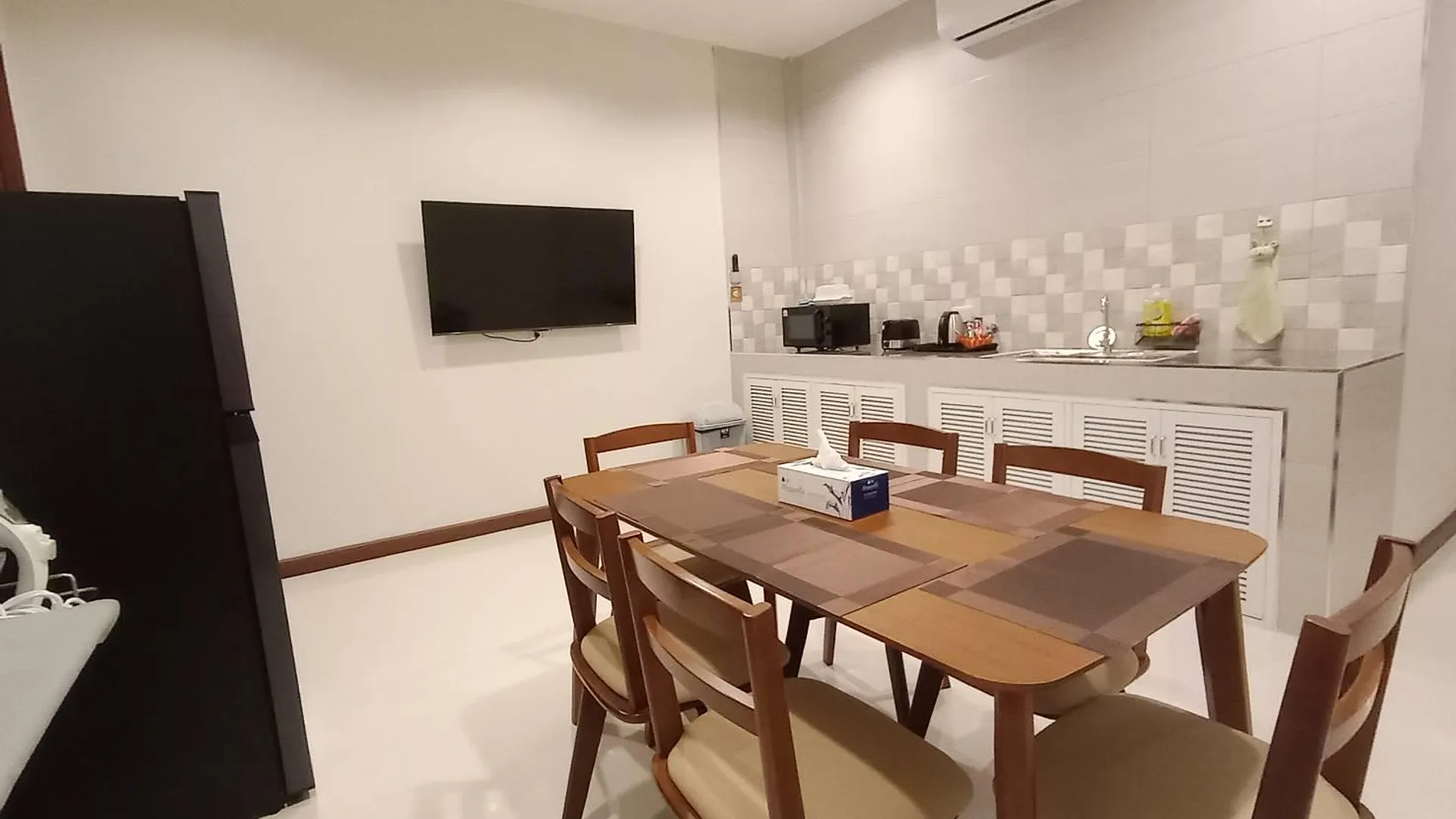 핫야이 핫 야이 대학교의 프라이빗 하우스 (62m², 침실 2개, 프라이빗 욕실 2개) 2성급 게스트하우스 로비