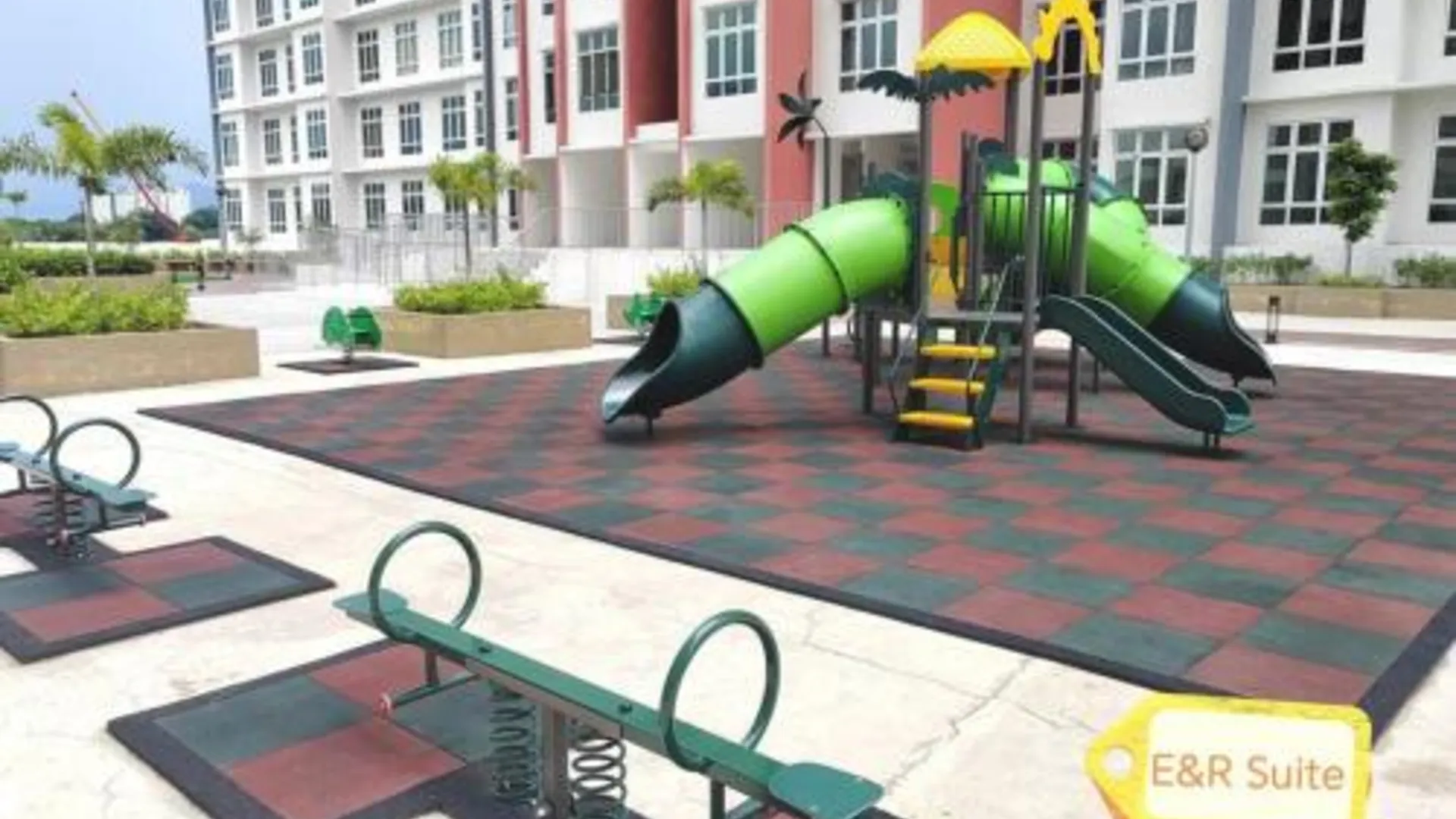 이포 캄풍 자와의 아파트먼트 (66m², 침실 2개, 프라이빗 욕실 2개) 4성급 게스트하우스 레스토랑