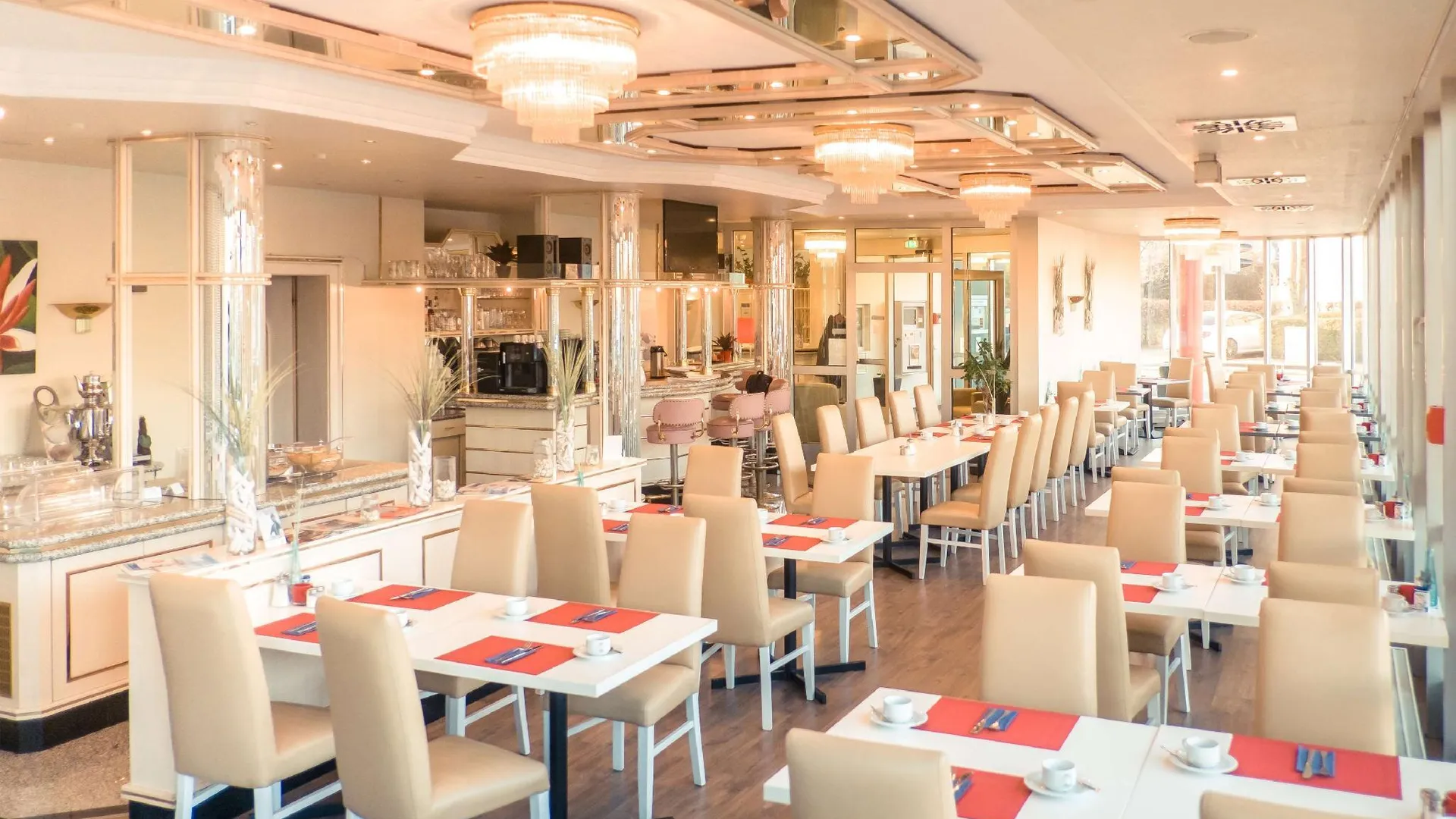 진델핑겐 호텔 슈투트가르트 신델핀겐 시티 바이 튤립 인 4성급 호텔 로비