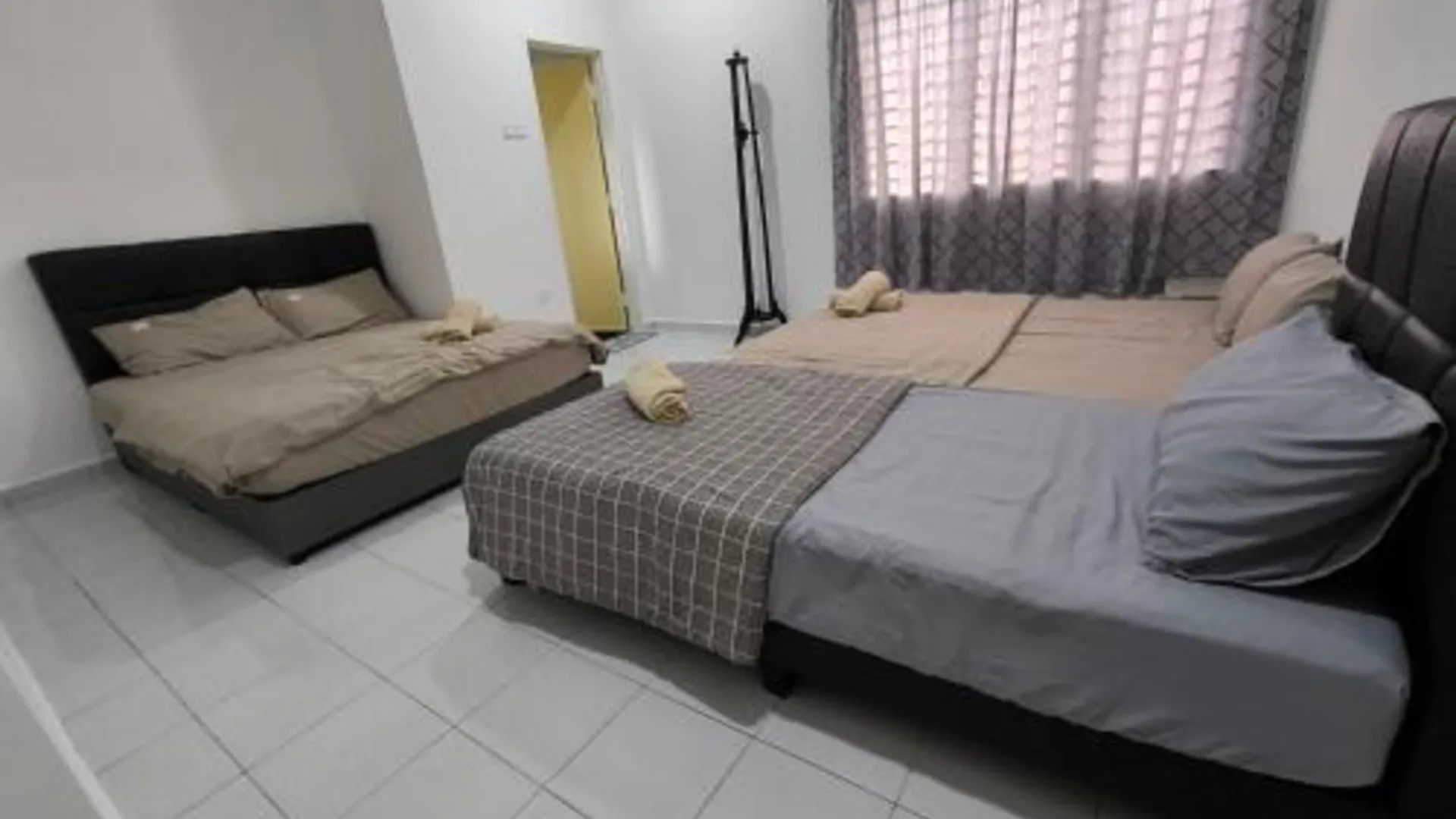 바투 파핫 바투 파핫의 프라이빗 하우스 (m², 침실 4개, 프라이빗 욕실 3개) 4성급 게스트하우스 스위트룸