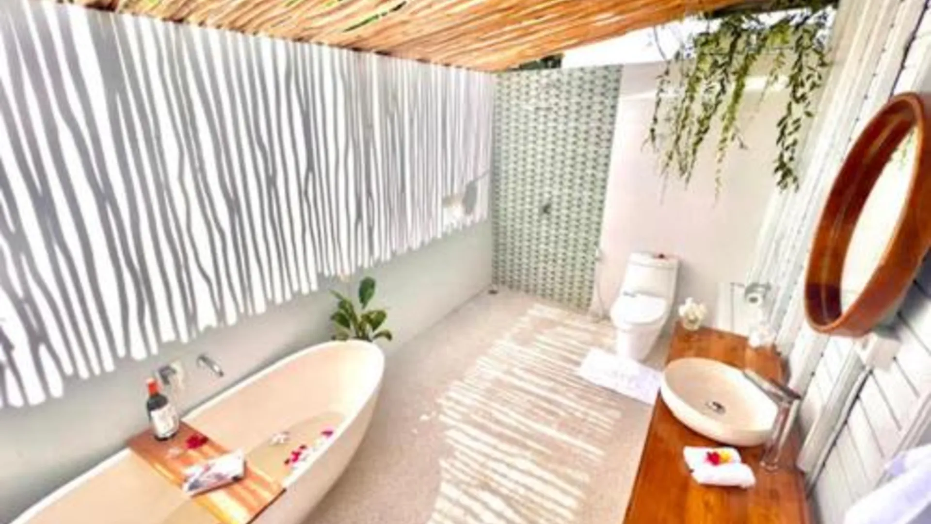 발리 더 쿠부 221 체닝안 1성급 호텔 스위트룸