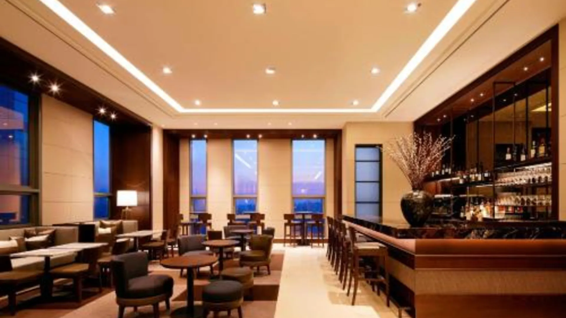 서울 포포인츠 바이 쉐라톤 조선 서울역 4성급 호텔 스위트룸