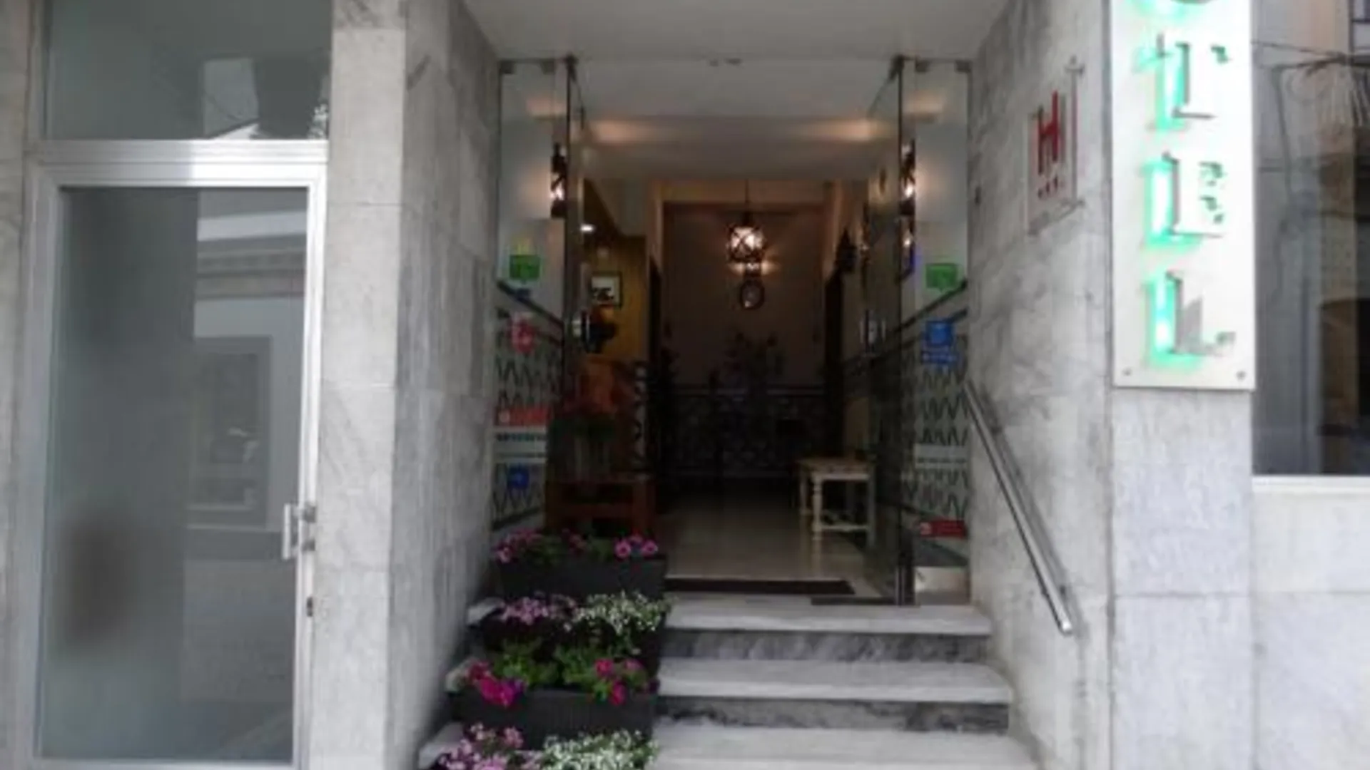 베야 Hotel Santa Barbara 3성급 호텔 외관