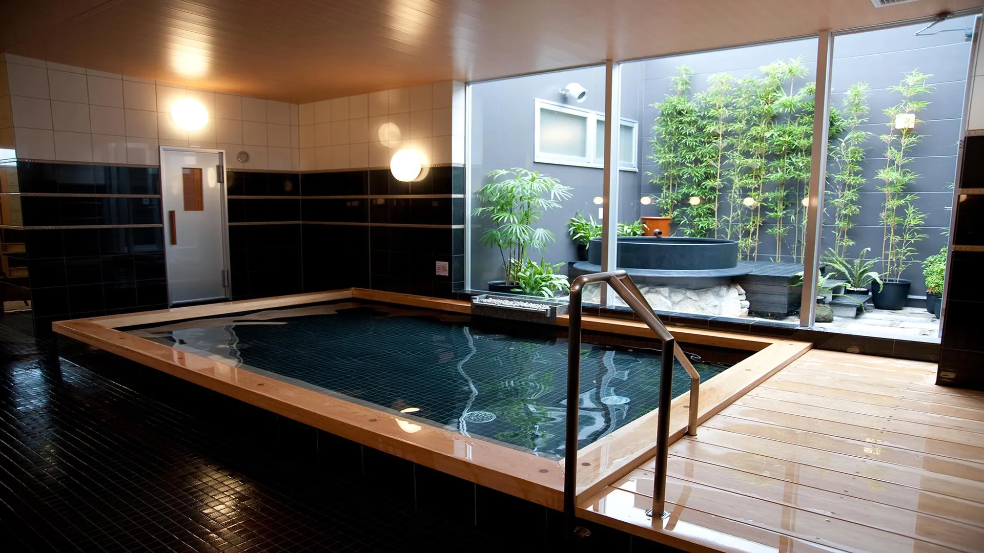 후쿠오카 QuintessaHotel Fukuokawatanabedouri Comic&Books 5성급 호텔 전망