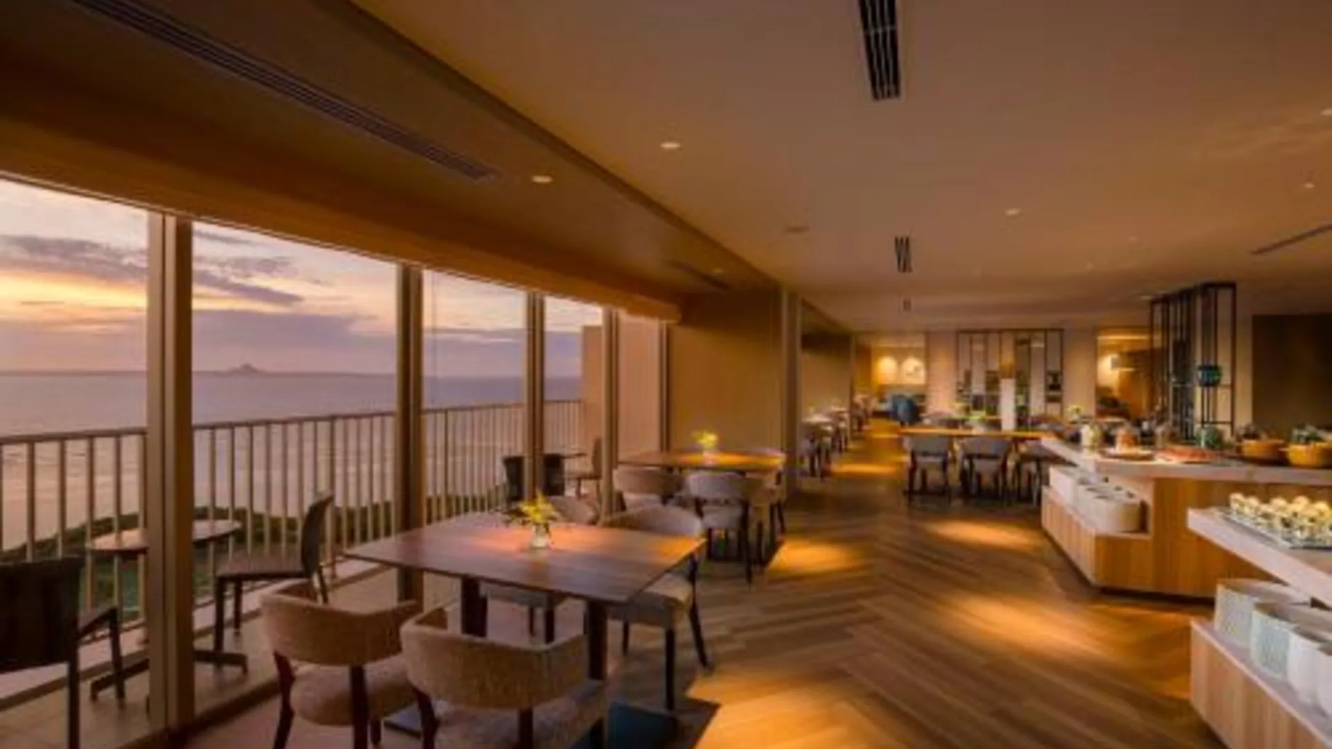 오키나와 본섬 힐튼 오키나와 세소코 리조트 4성급 호텔 로비